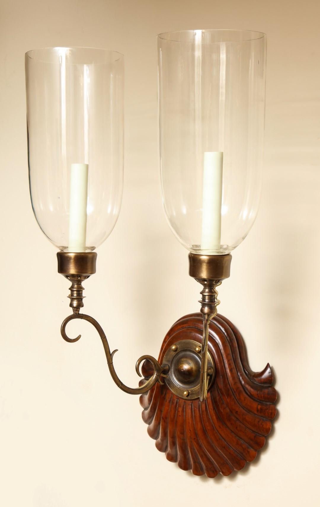 Paar von  David Duncan Großer Coquille-Leuchter mit zwei Lichtern im Zustand „Neu“ im Angebot in New York, NY