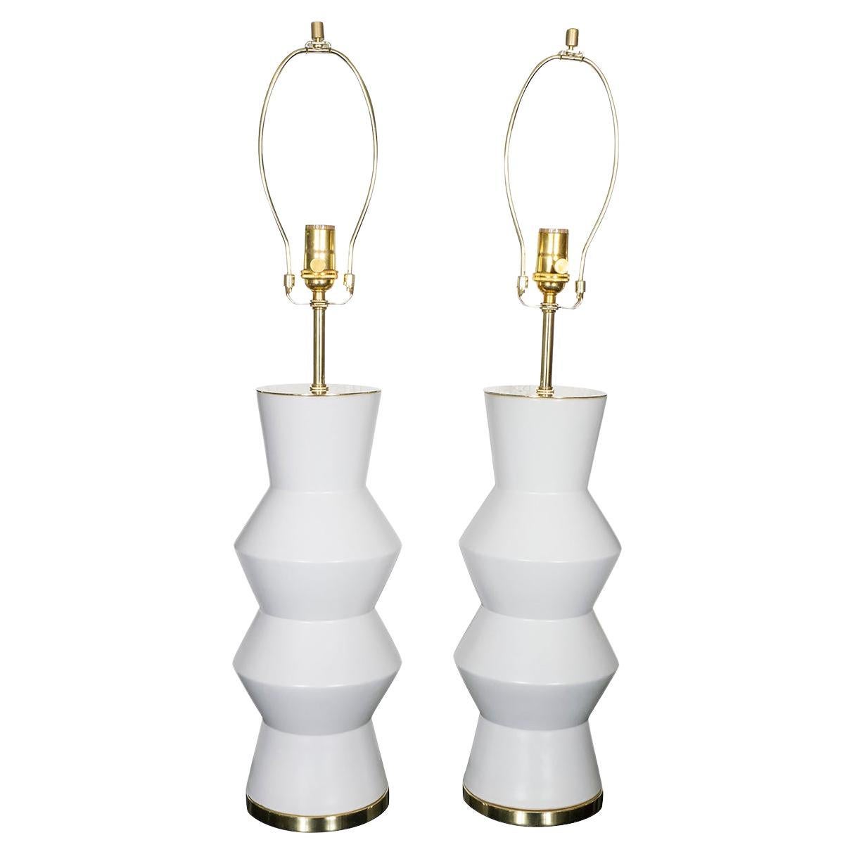 Paire de lampes de table angulaires en céramique