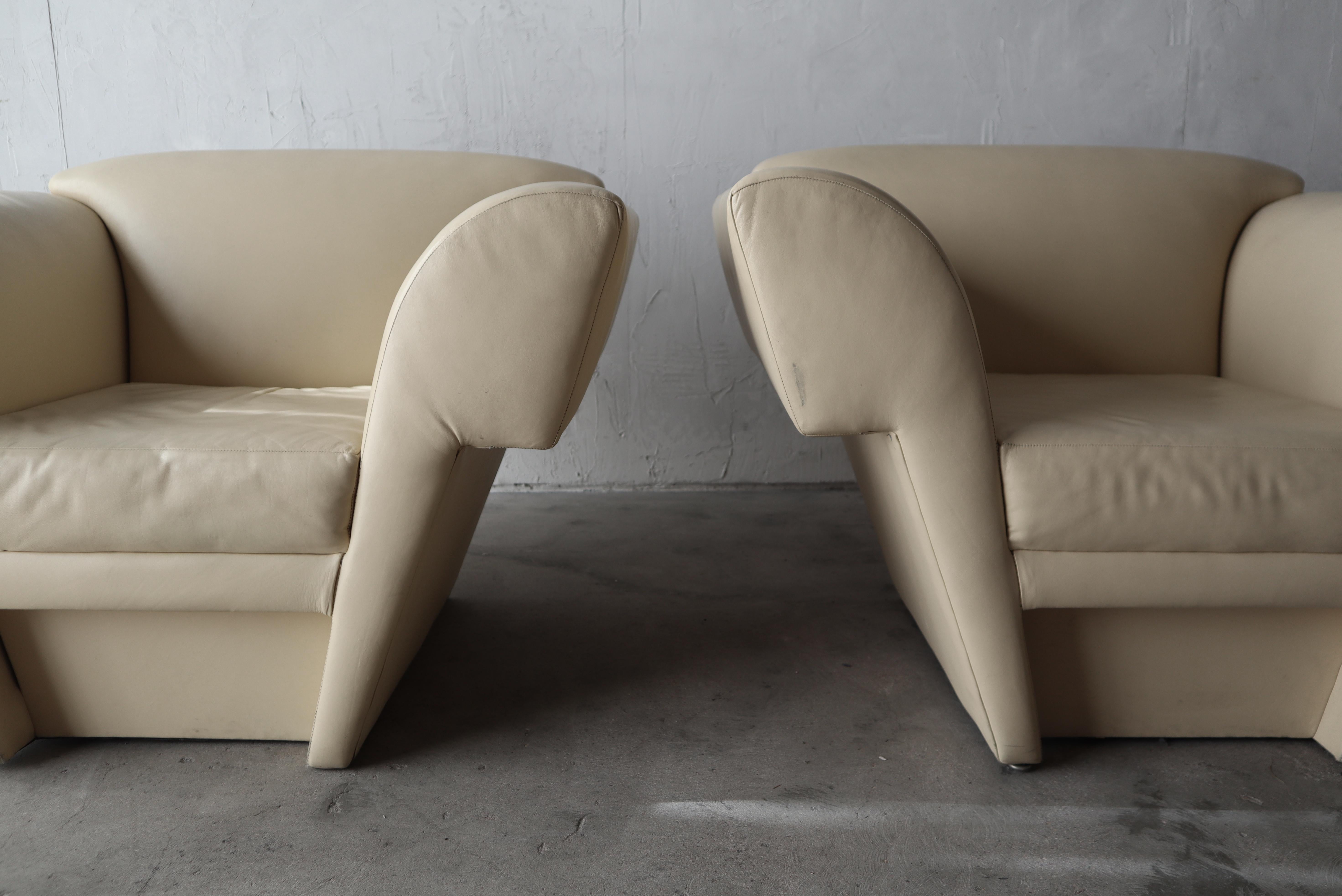 Pair of Angular Post Modern Lounge Chairs In Good Condition For Sale In Las Vegas, NV