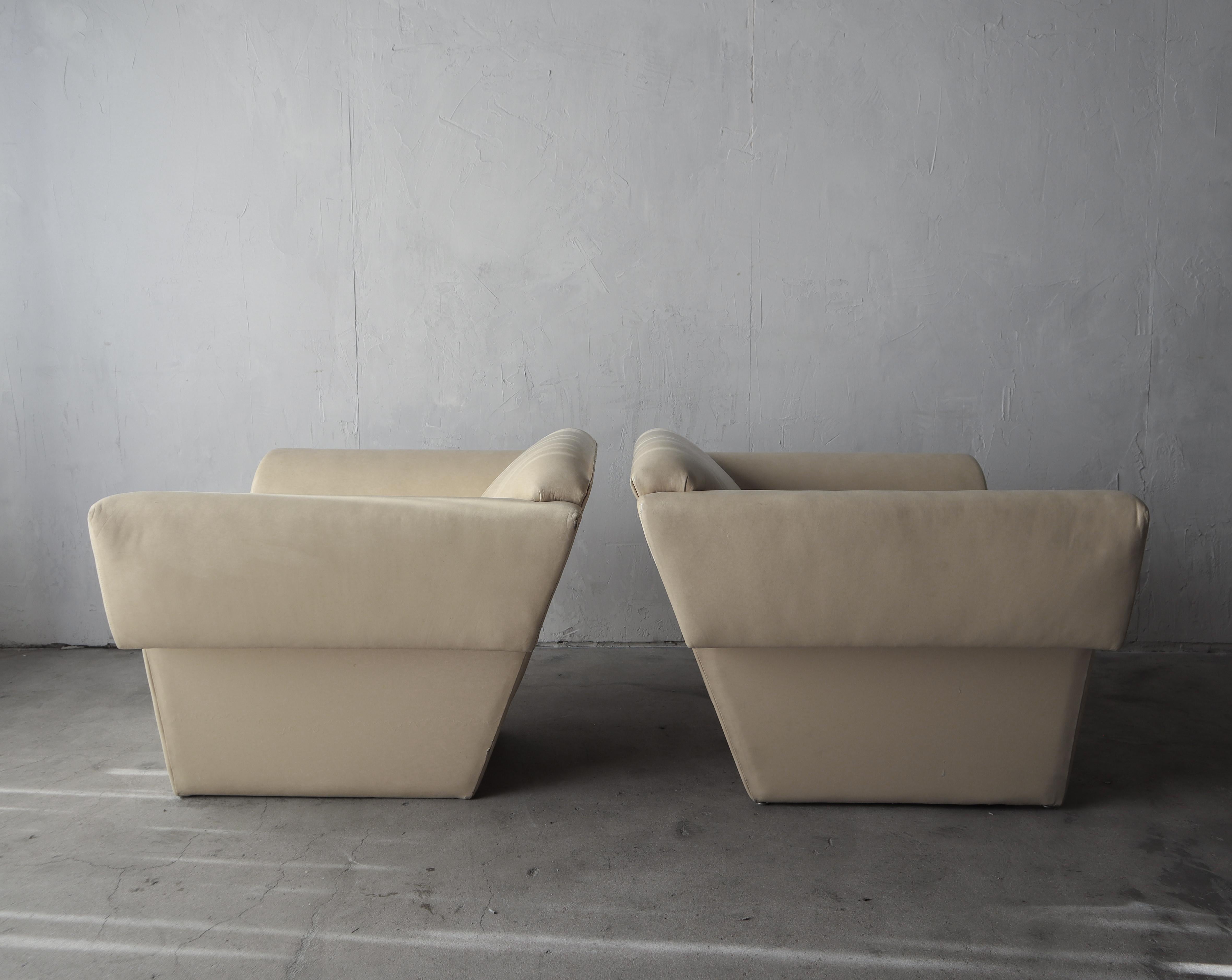 Leather Pair of Angular Post Modern Lounge Chairs For Sale