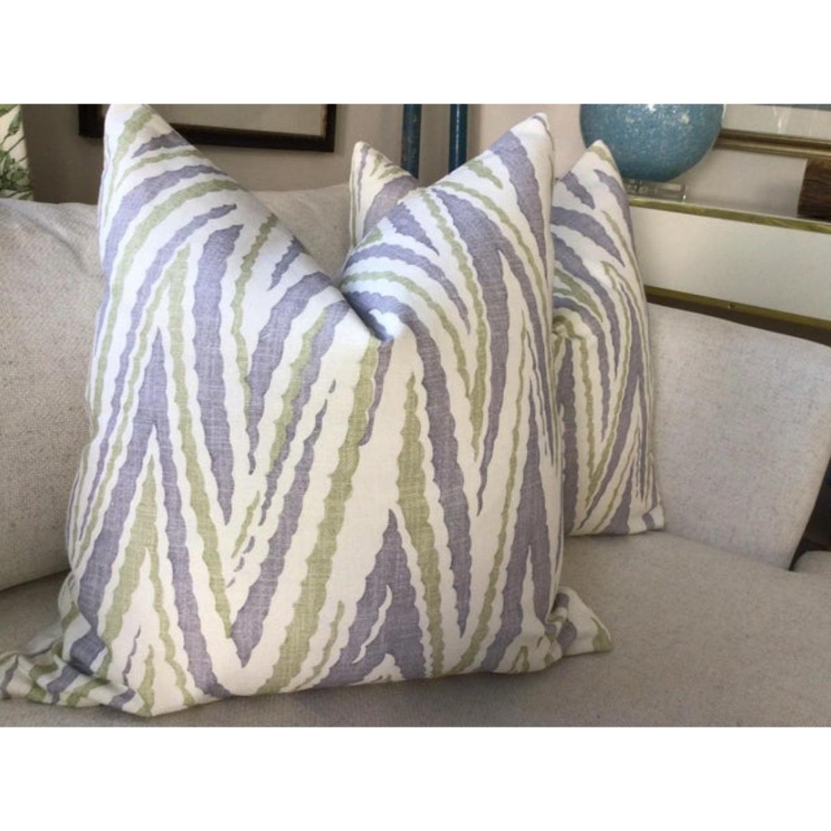 Adoro questo divertente schema di Anna French per la Collection'S Willow Tree di Thibaut. 