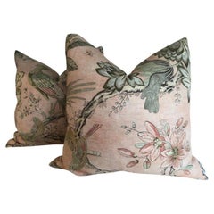 Coppia di cuscini Anna French per Thibaut "Villeneuve" con uccelli e fiori di colore bianco