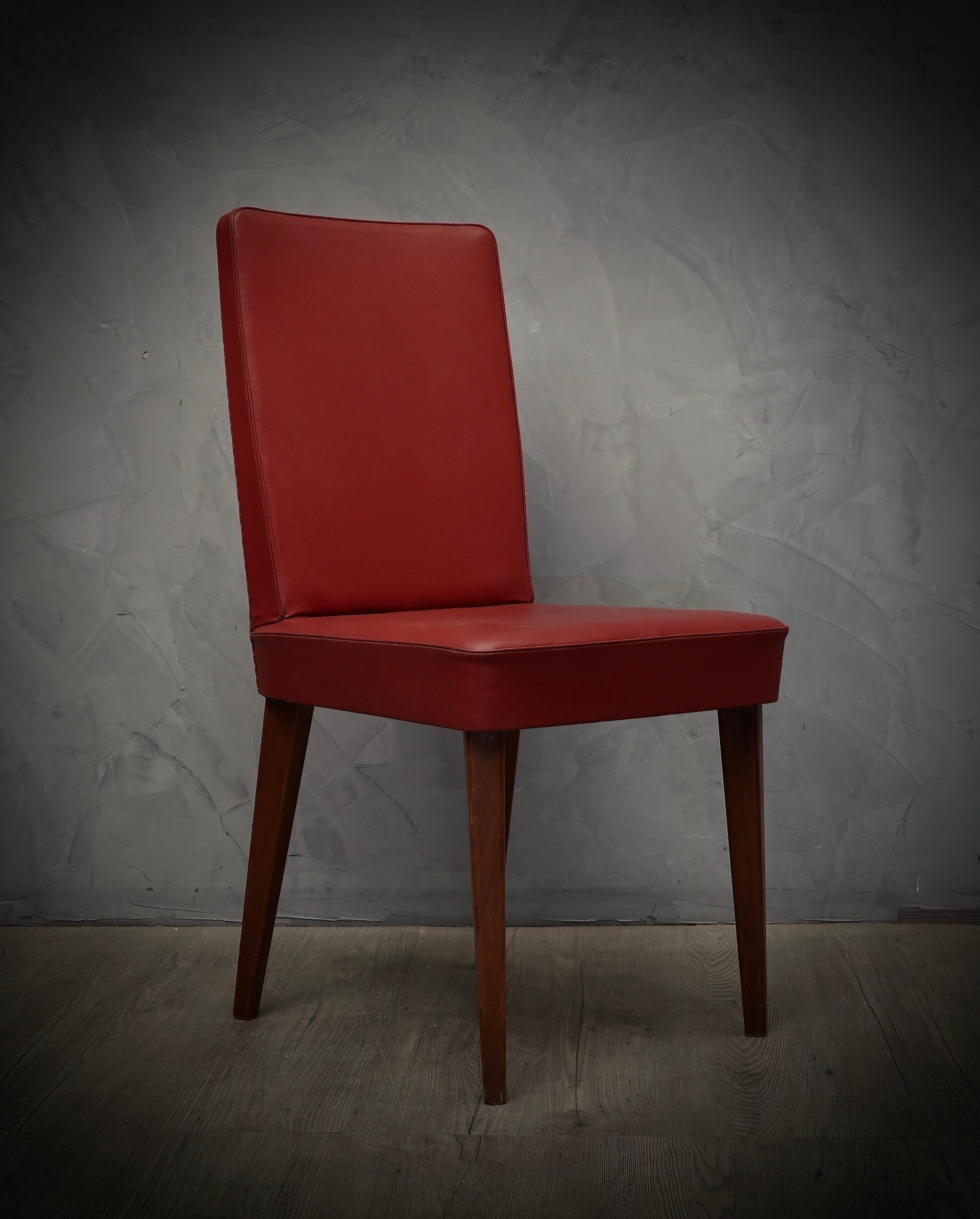 Chaise de bureau italienne du milieu du siècle dernier en cuir rouge Anonima Castelli Bologna, 1960 Bon état - En vente à Rome, IT