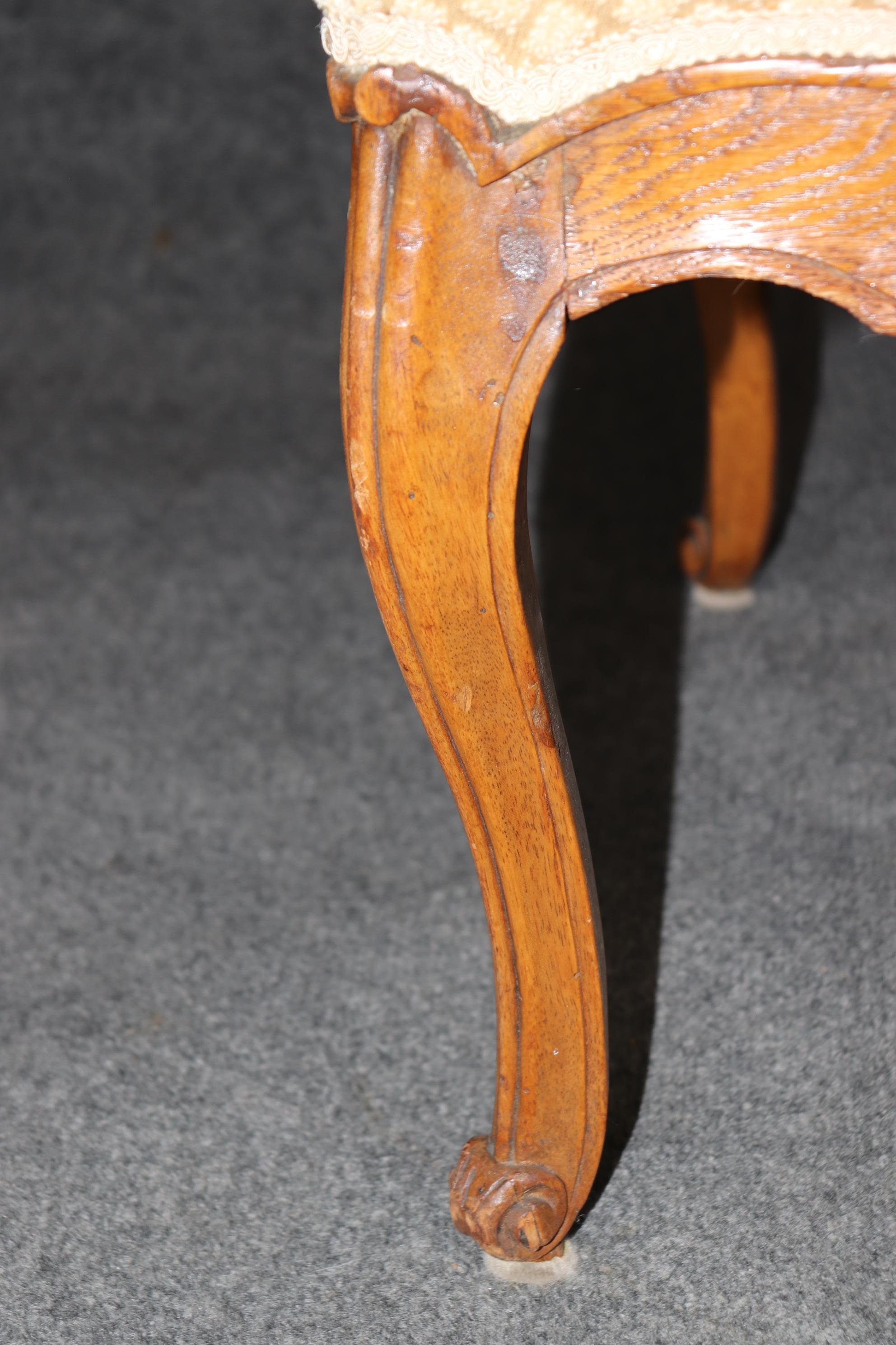 Pair of Antique 1790s Era French Carved Oak Period Louis XV Side Chairs For Sale 5