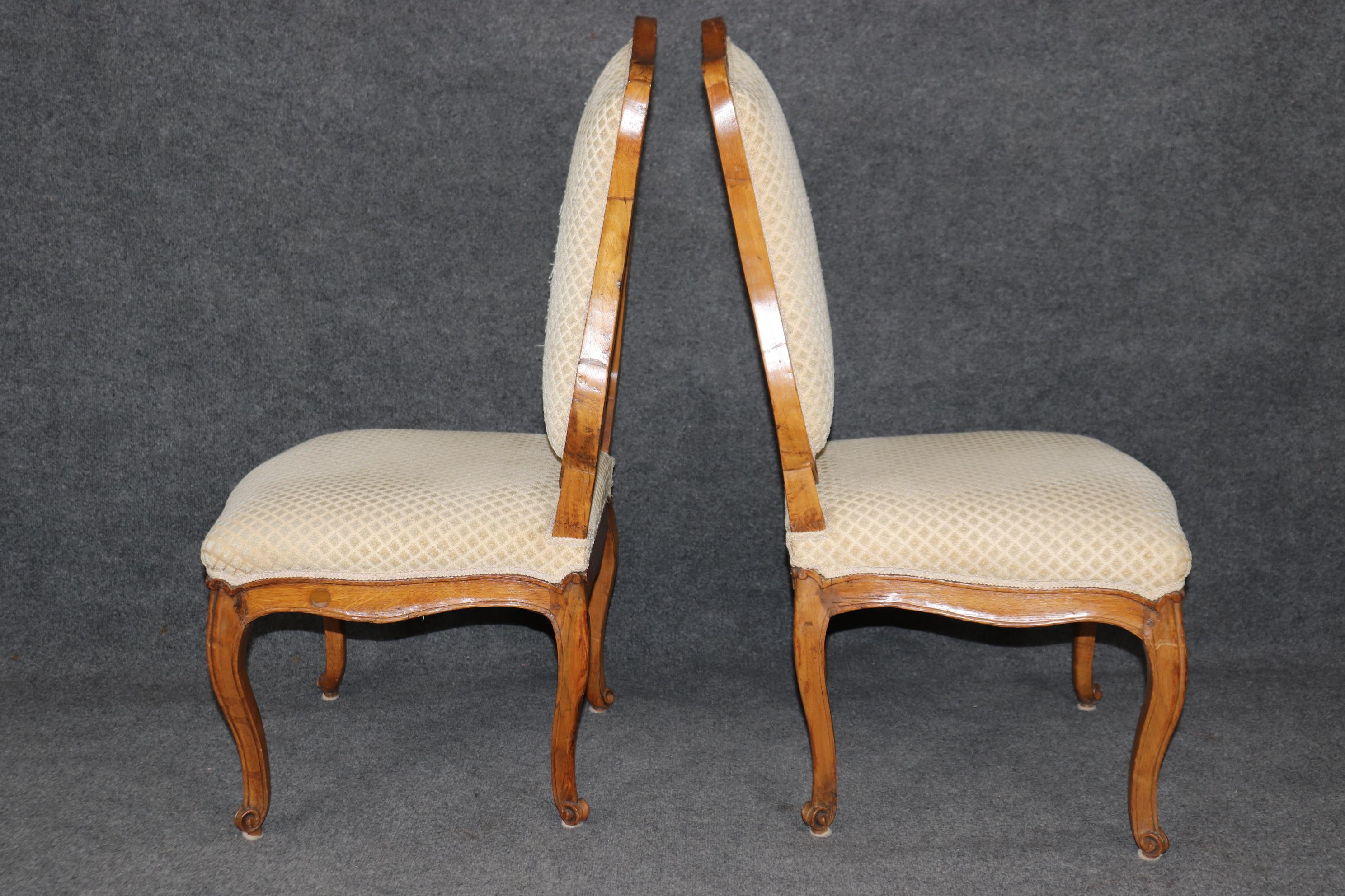 Late 18th Century Pair of Antique 1790s Era French Carved Oak Period Louis XV Side Chairs For Sale