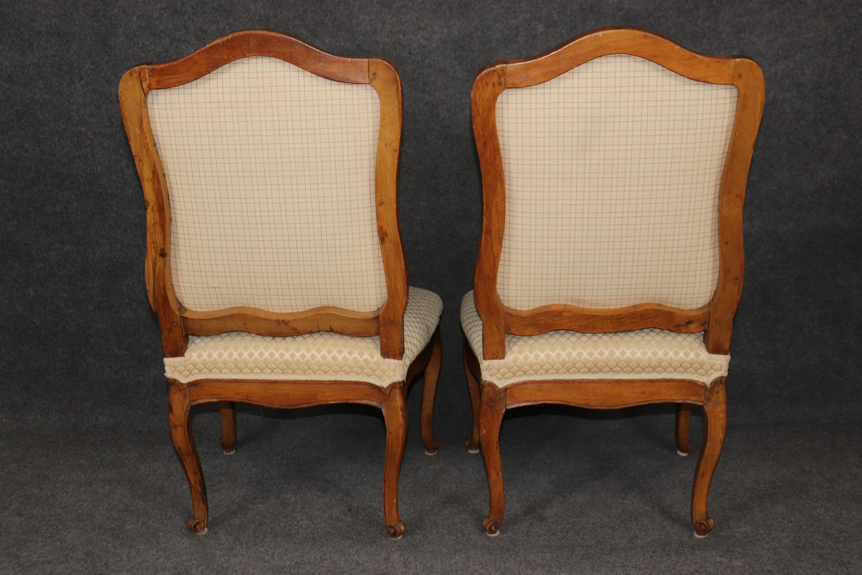 Walnut Pair of Antique 1790s Era French Carved Oak Period Louis XV Side Chairs For Sale