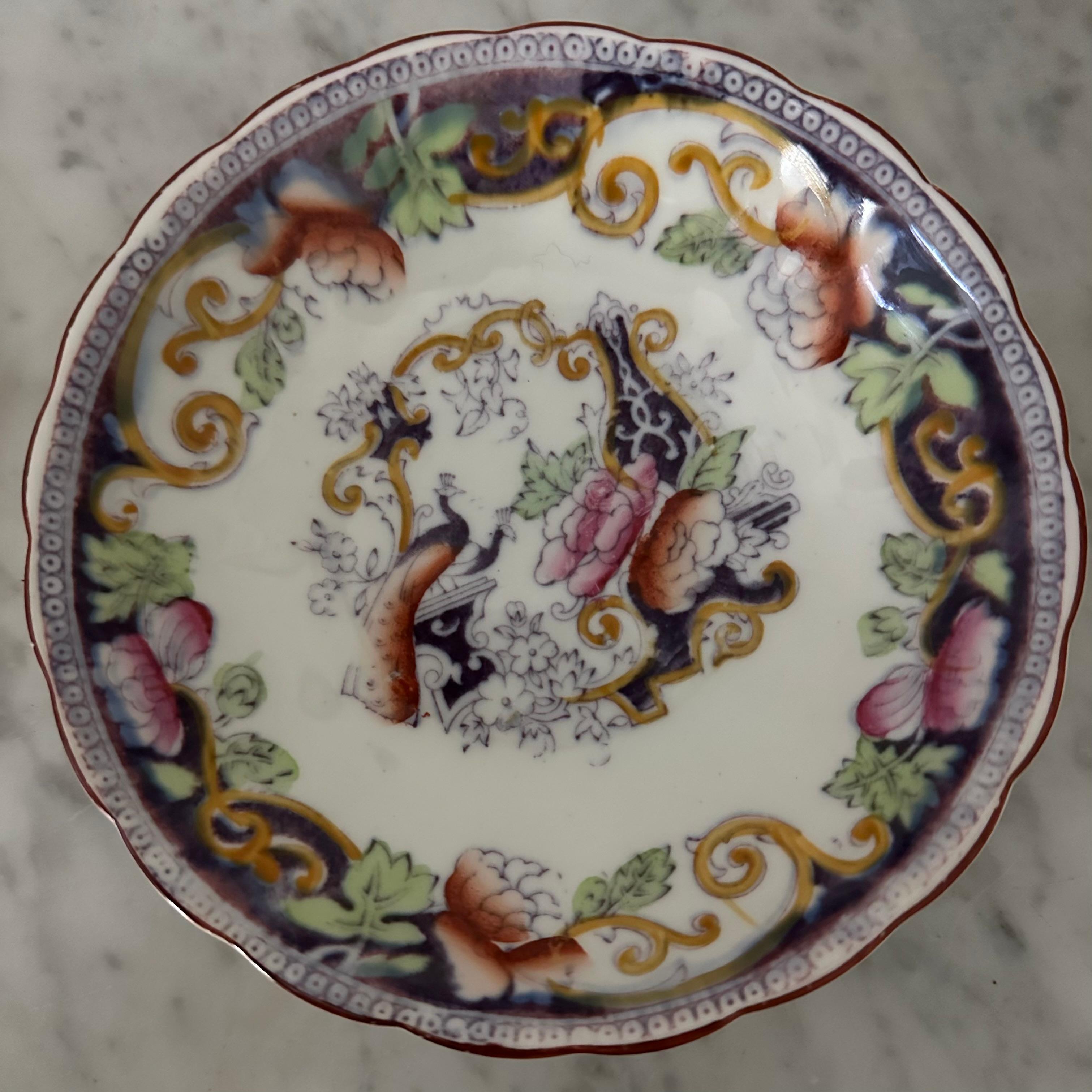 Paire d'ensembles de tasses à thé et soucoupes en porcelaine osseuse anglaise d'époque 1890 en vente 4