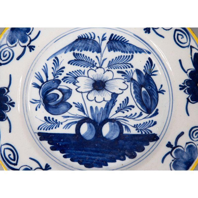 Pair of Antique 18th Century Dutch Delft Faience Floral Plates For Sale 1