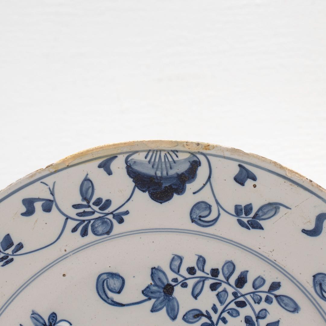 Pair of Antique 18th Century Dutch Delft Plates with Chinoiserie Decoration For Sale 11