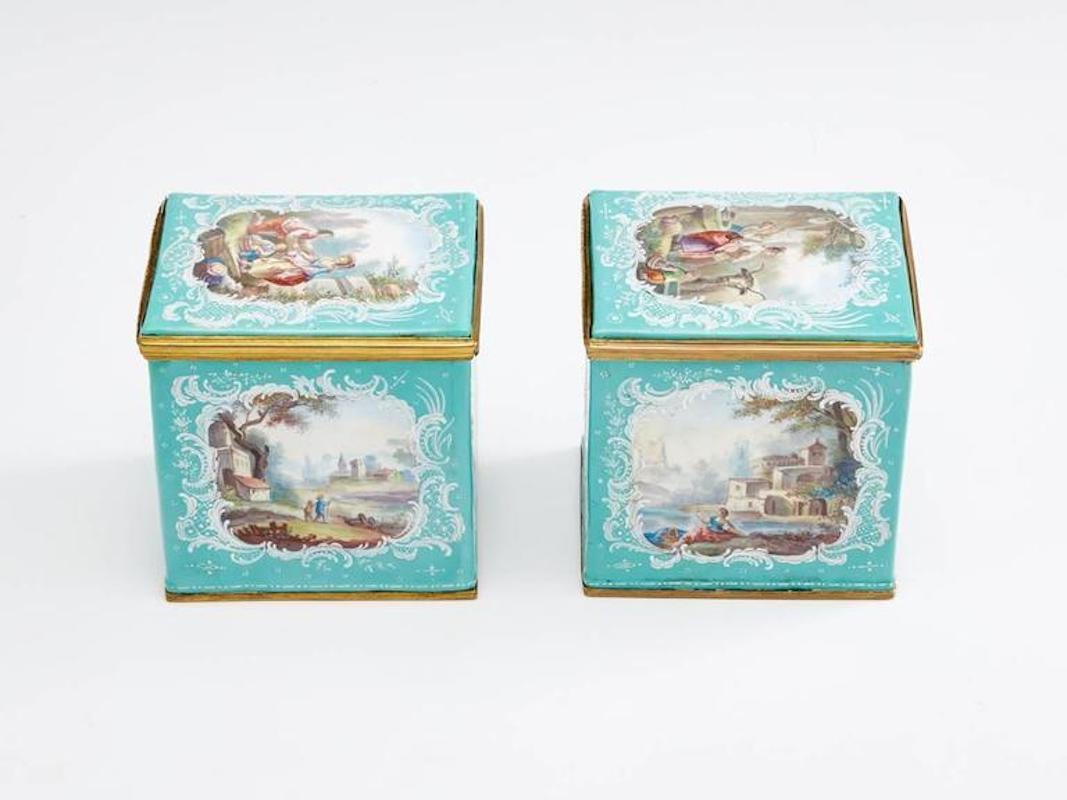 Pair of Antique 18th Century French Enamel Tea Caddies Circa 1780-1790 In Excellent Condition For Sale In London, GB