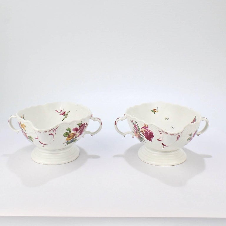 Rococo Pair of Antique 18th Century Imperial Vienna Porcelain Sauce or Gravy Boats For Sale