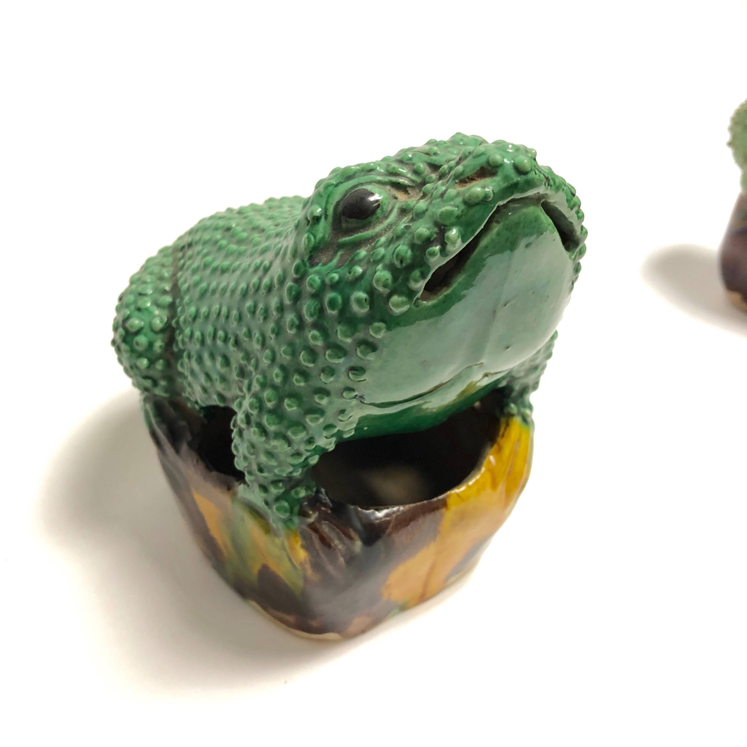 Pair of 19th Century Chinese Porcelain Famille Verte Egg/Spinach Glazed Frogs For Sale 5