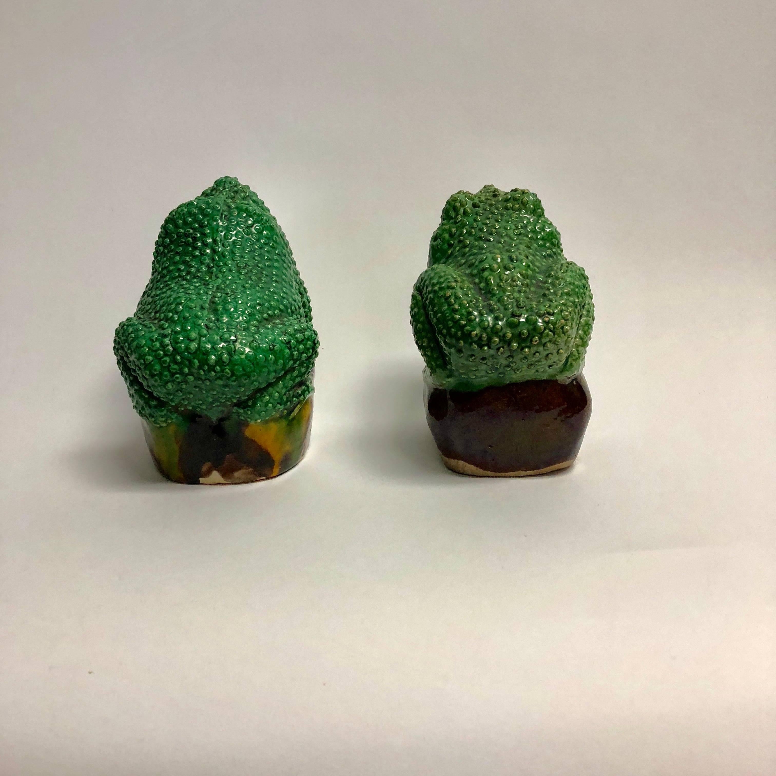 Pair of 19th Century Chinese Porcelain Famille Verte Egg/Spinach Glazed Frogs For Sale 3