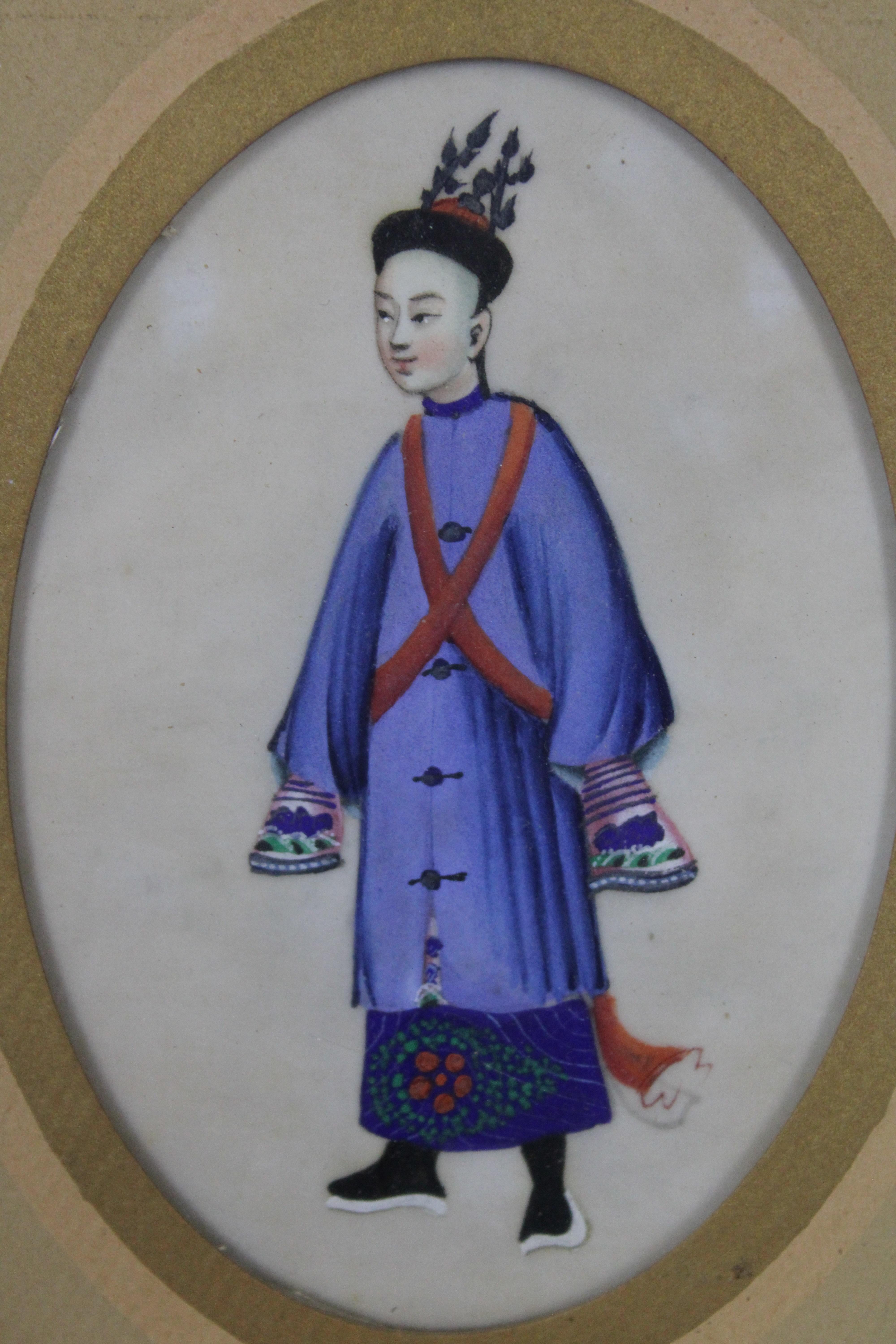 Bois doré Paire de peintures à l'aquarelle anciennes chinoises du 19ème siècle représentant un homme et une femme en papier de riz en vente
