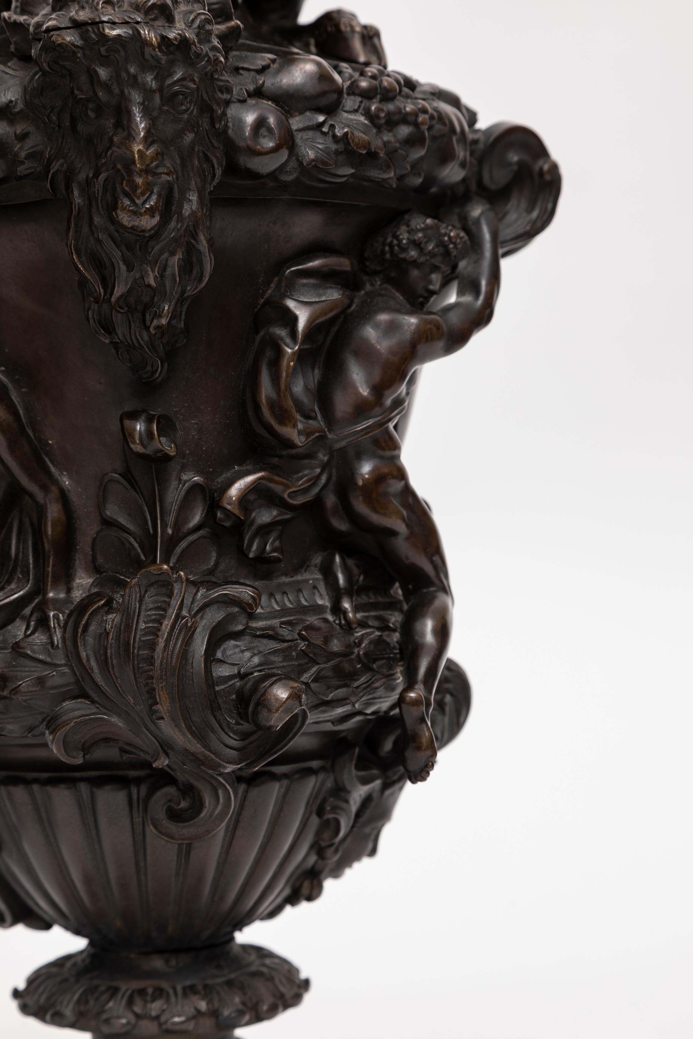 Paar antike französische Würfel aus patinierter Bronze aus dem 19. Jahrhundert mit Emblem Wasser und Erde im Angebot 3