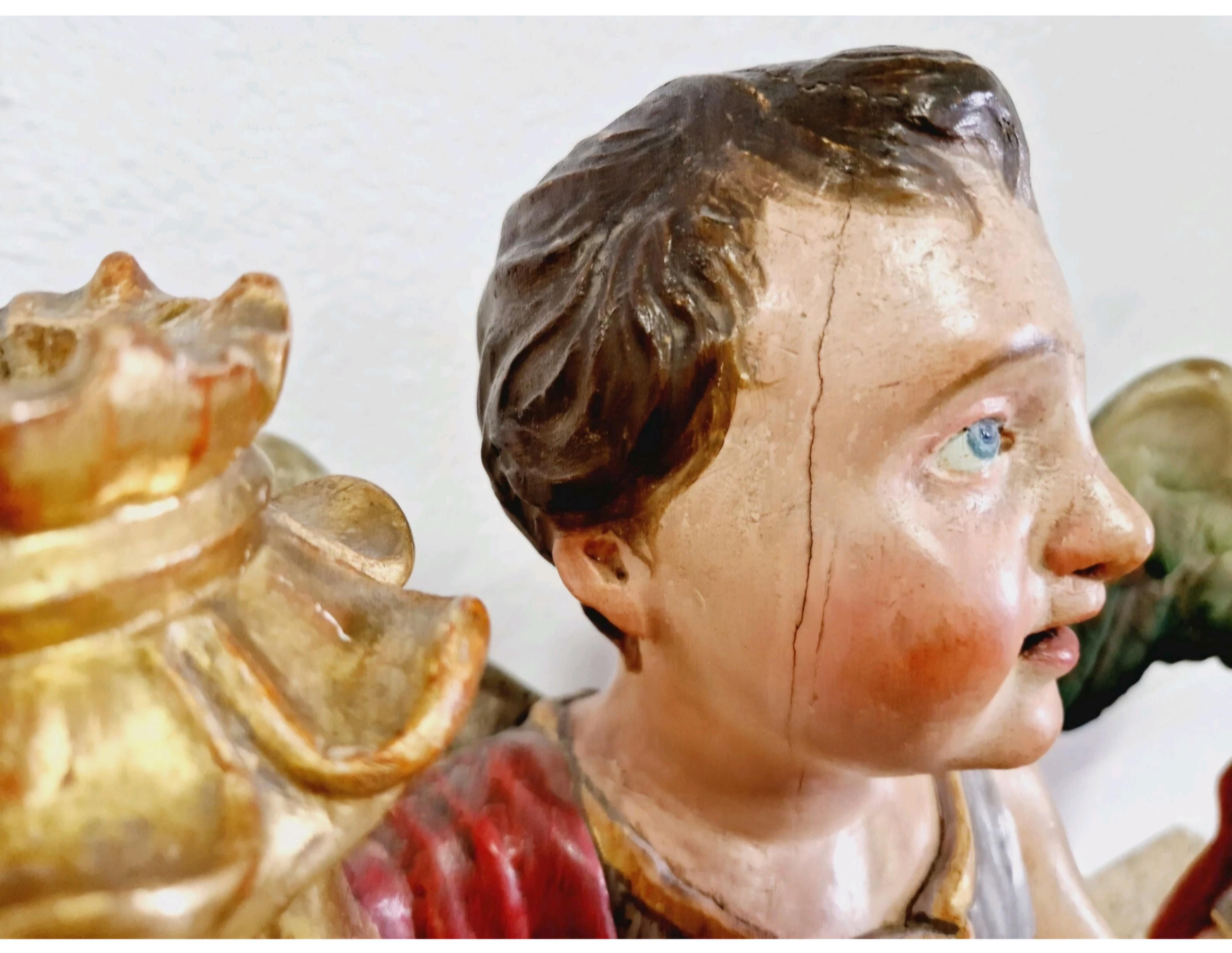 Coppia di antichi portacandele ad angelo del XIX secolo in vendita 3