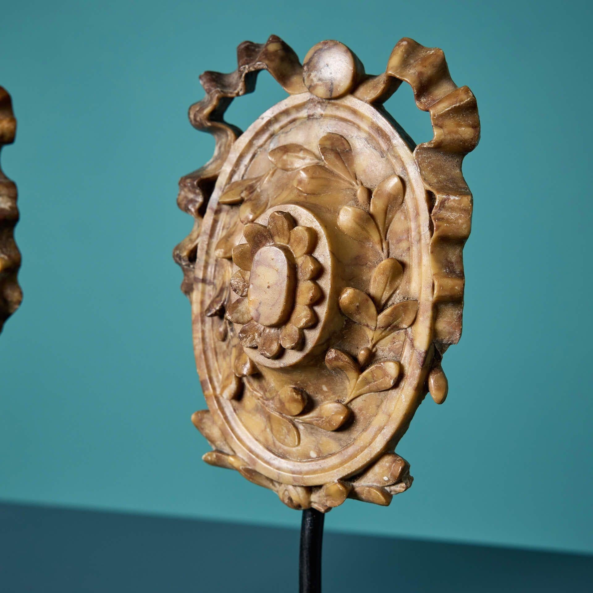 Barocco Coppia di appliques in marmo di Breccia del XIX secolo in vendita