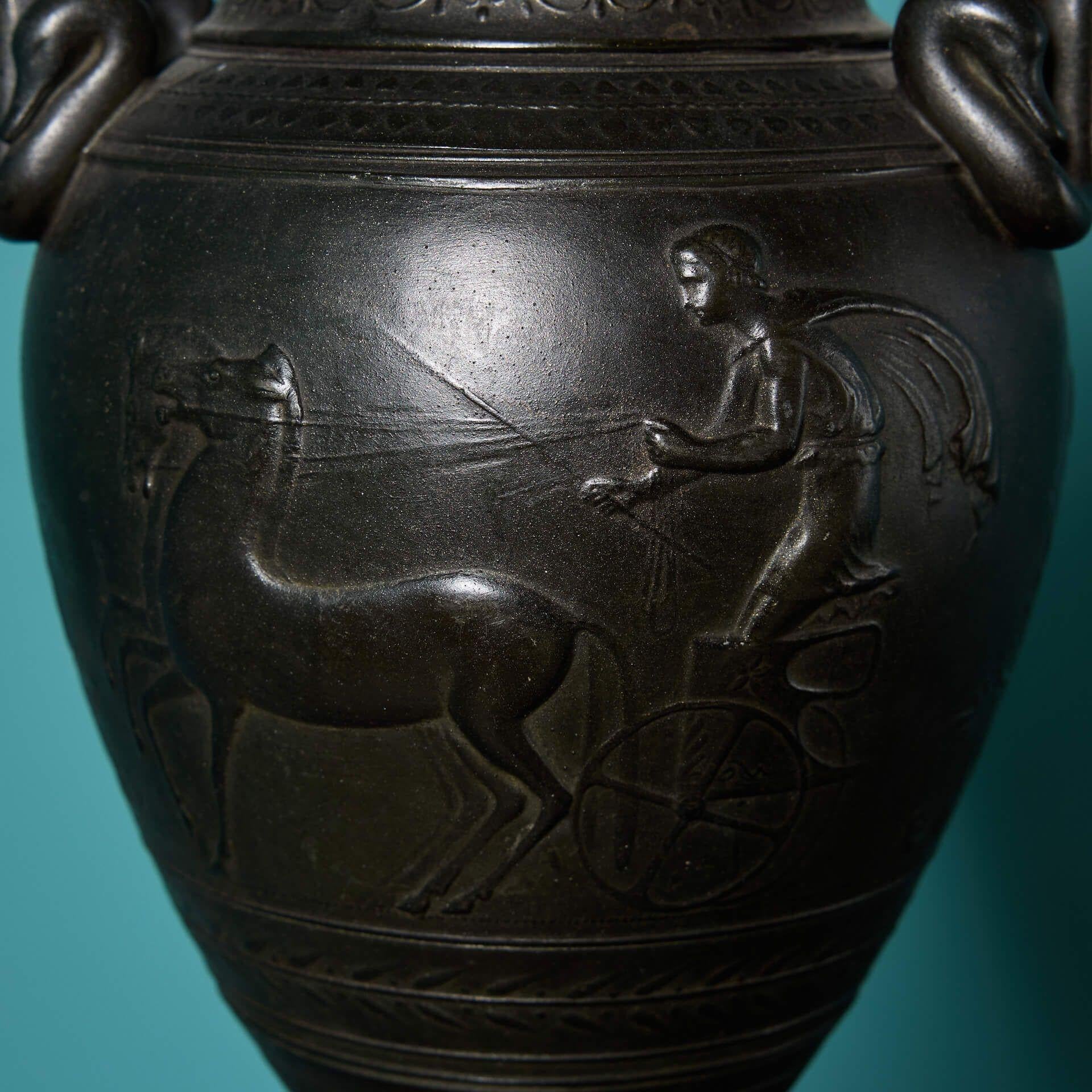 Coppia di antiche urne in bronzo del XIX secolo in stile pugliese in vendita 2