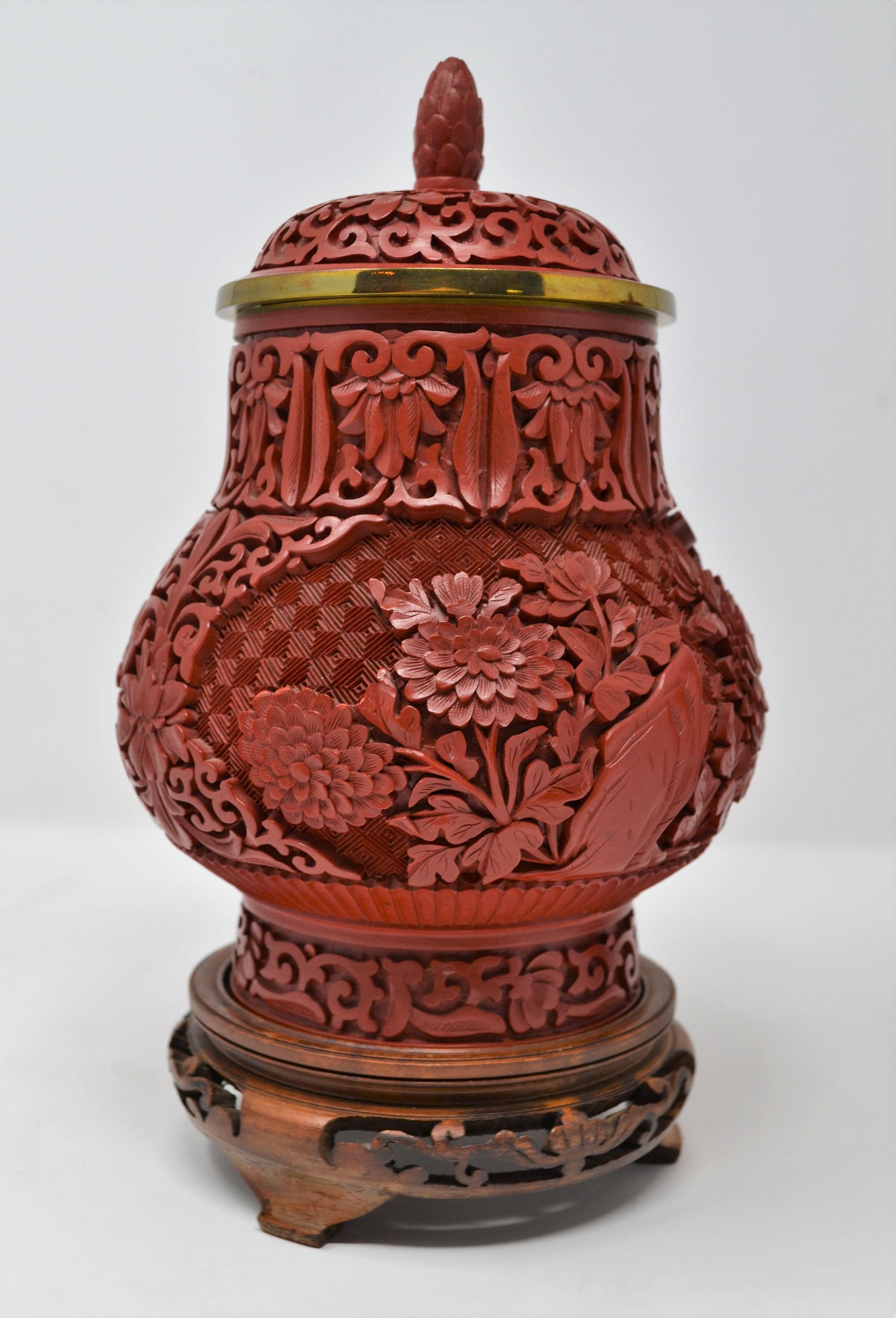 Pair of Antique 19th Century Chinese Cinnabar Urns 1