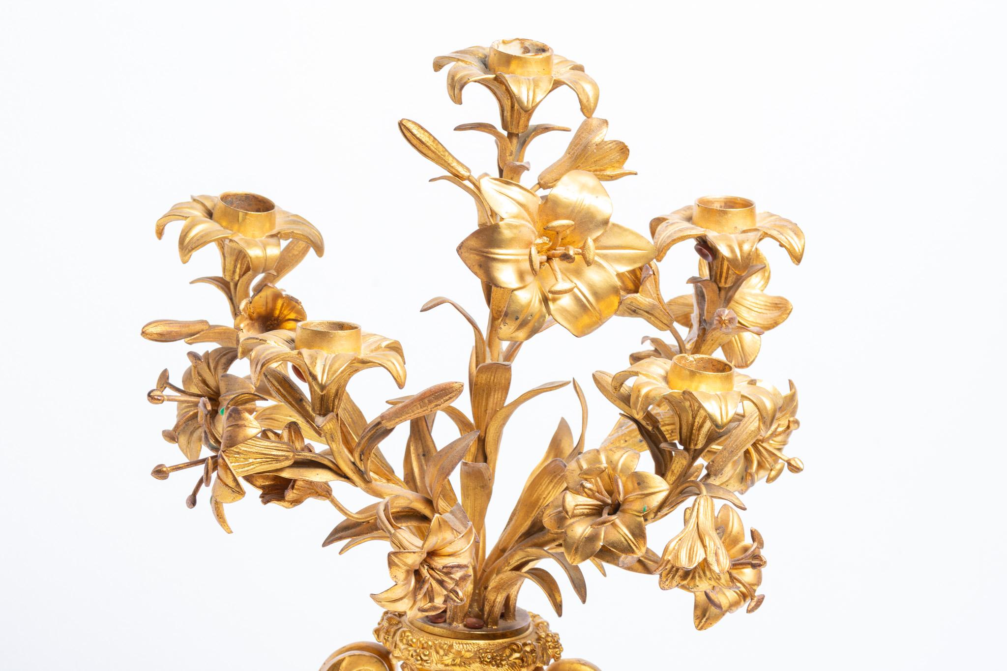 Paire de chandeliers anciens en bronze doré du 19e siècle français en vente 7