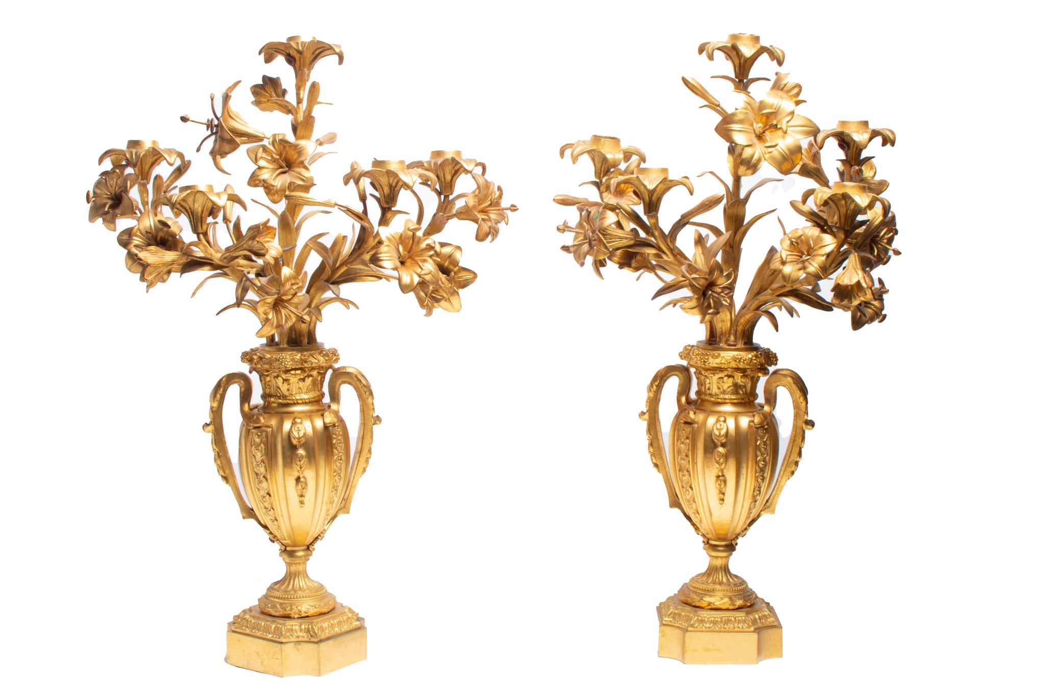 Paire de chandeliers anciens en bronze doré du 19e siècle français Bon état - En vente à Portland, England