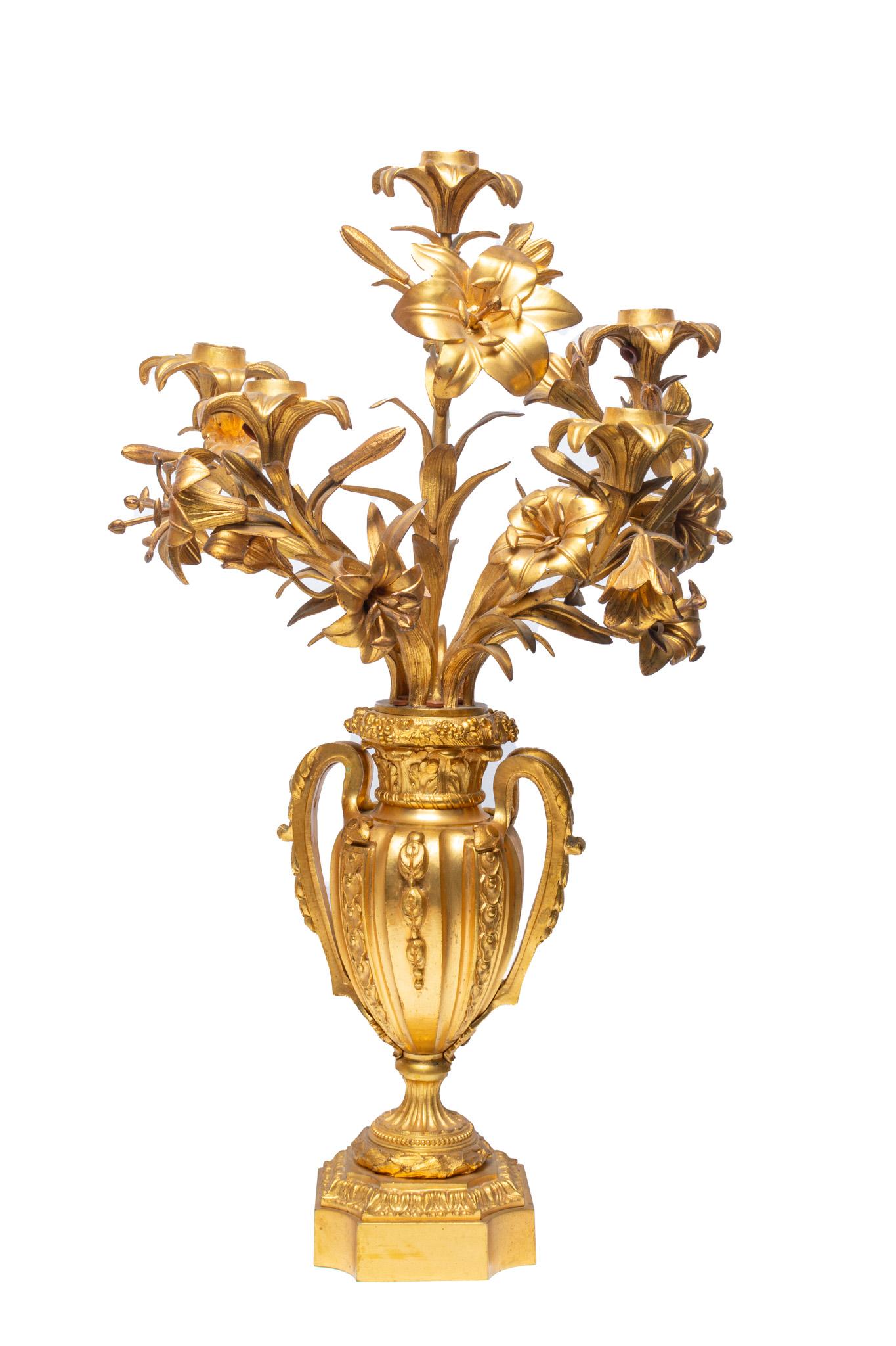 Paire de chandeliers anciens en bronze doré du 19e siècle français en vente 2