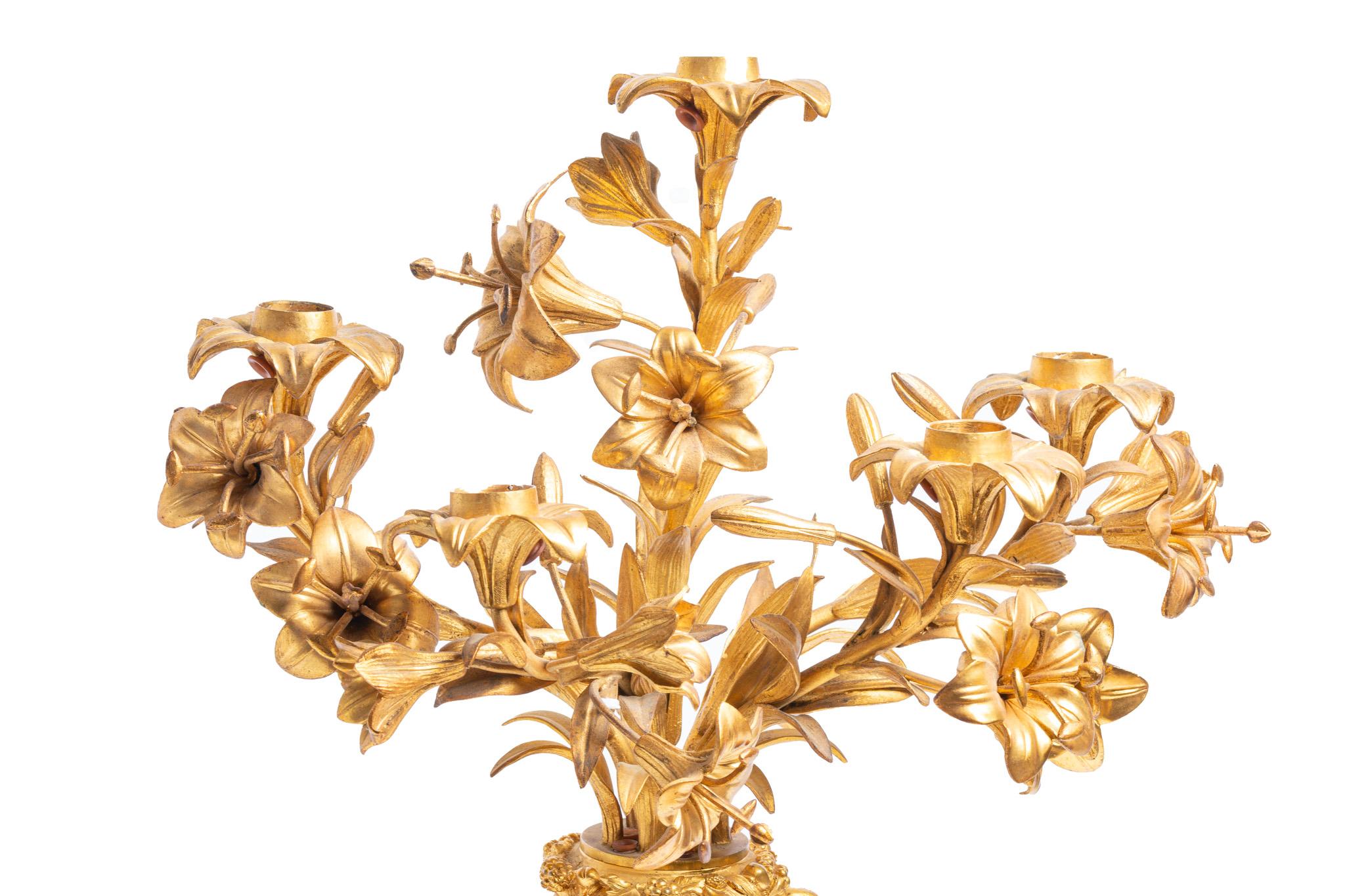 Paire de chandeliers anciens en bronze doré du 19e siècle français en vente 4