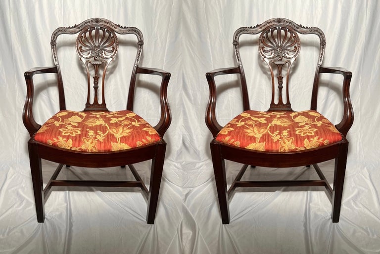 SUITE DE CHAISES en acajou à décor de palmettes finement