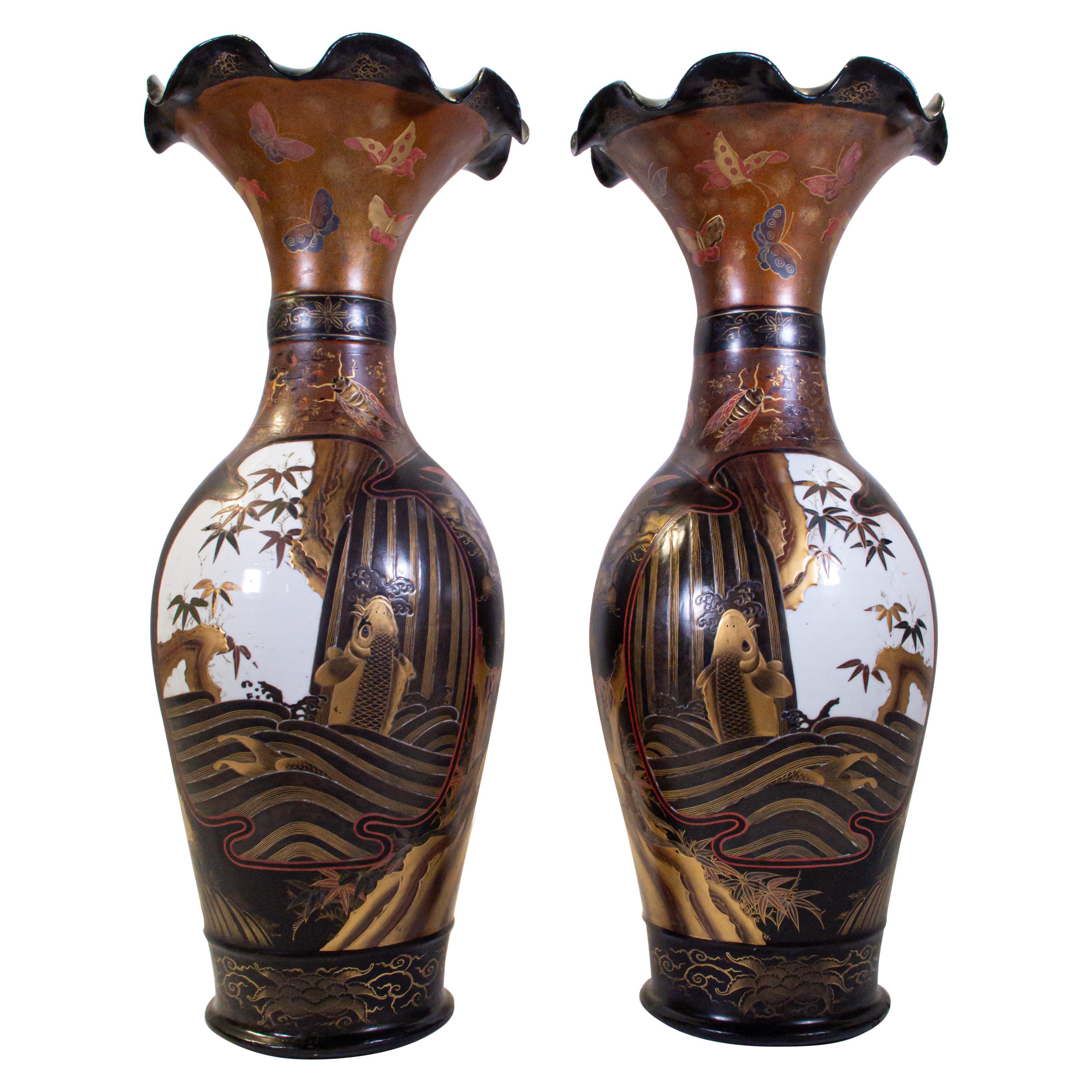 Pair of Antique 19th Century Japanese Porcelain Multicolored Lacquered Vases For Sale