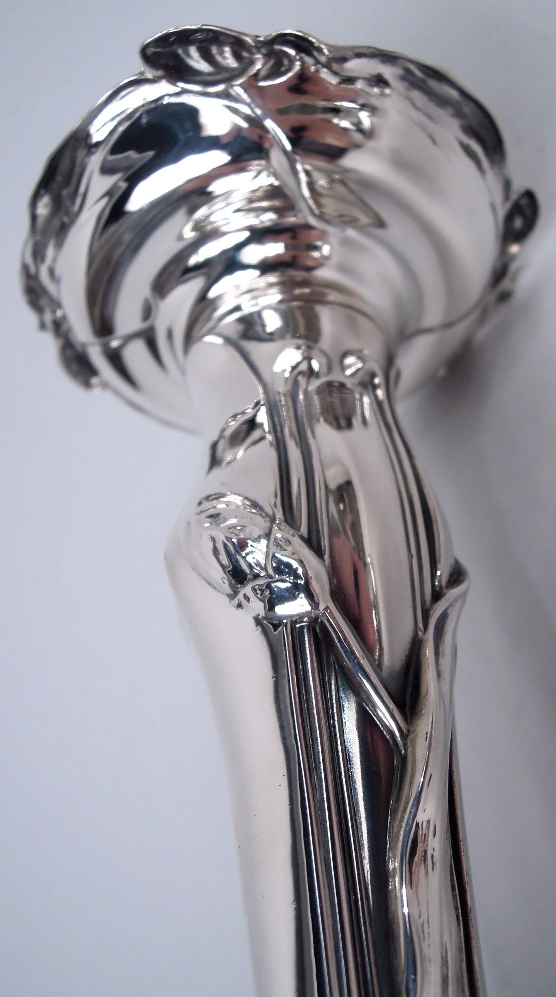 Pair of Antique American Art Nouveau Sterling Silver Candlesticks In Good Condition For Sale In New York, NY