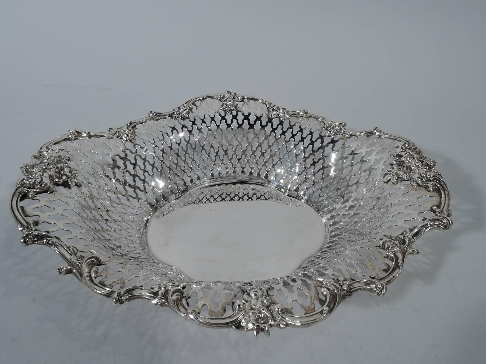 Pair of Antique American Edwardian Sterling Silver Baskets In Excellent Condition In New York, NY