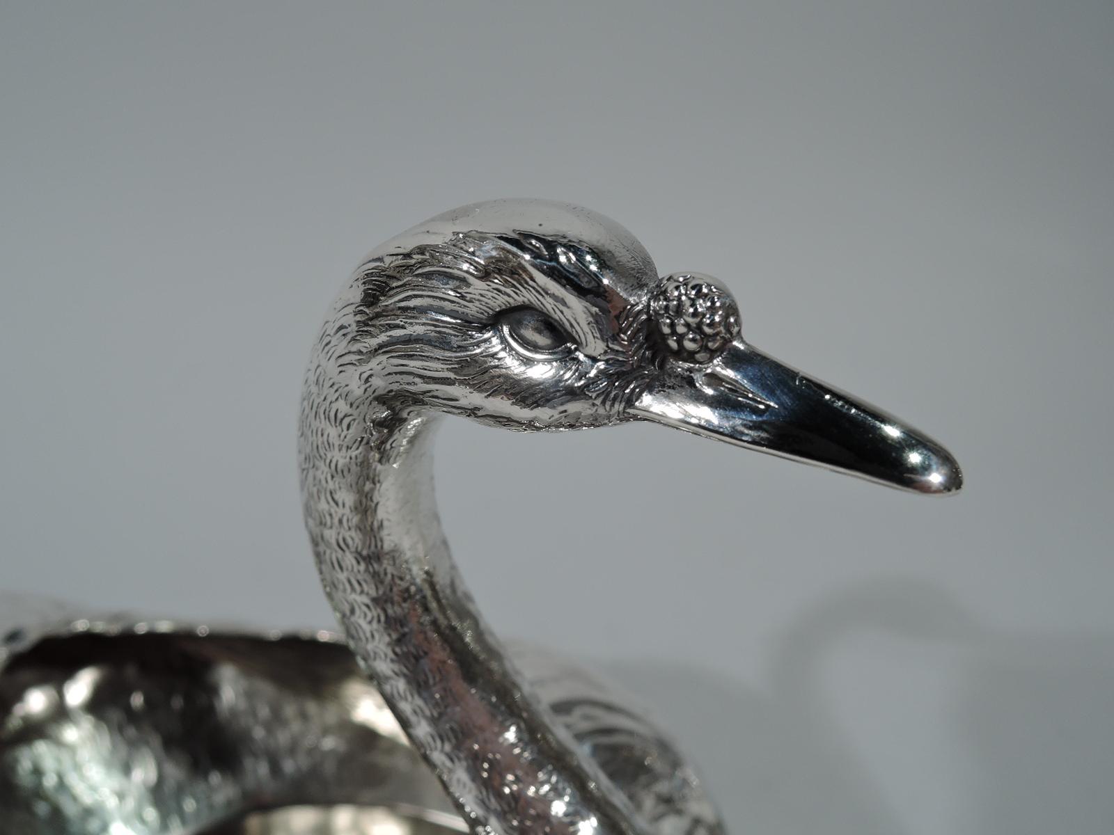 Pair of Antique American Sterling Silver Swans by Gorham In Excellent Condition In New York, NY