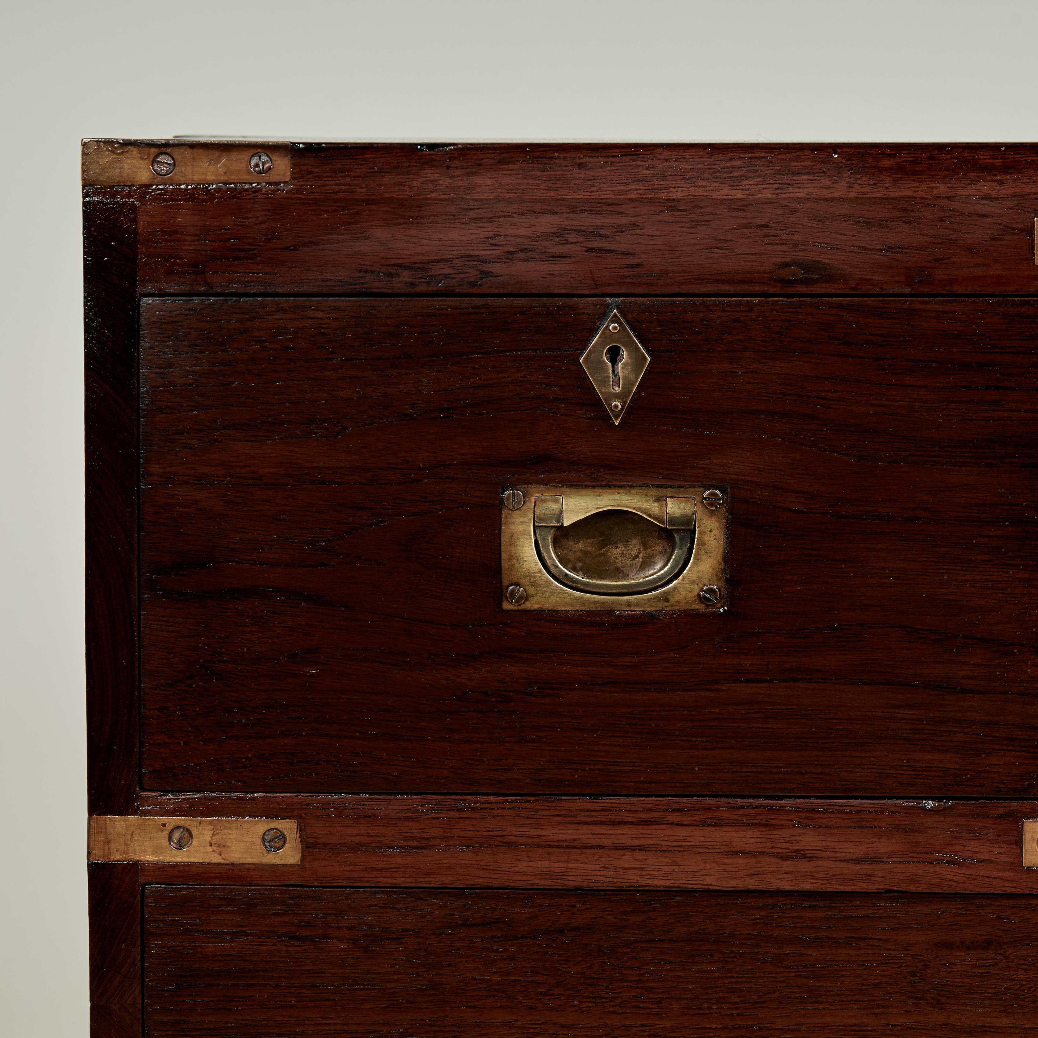 Colonial britannique Paire de pupitres de campagne anciens en bois de rose d'origine anglo-indienne en vente