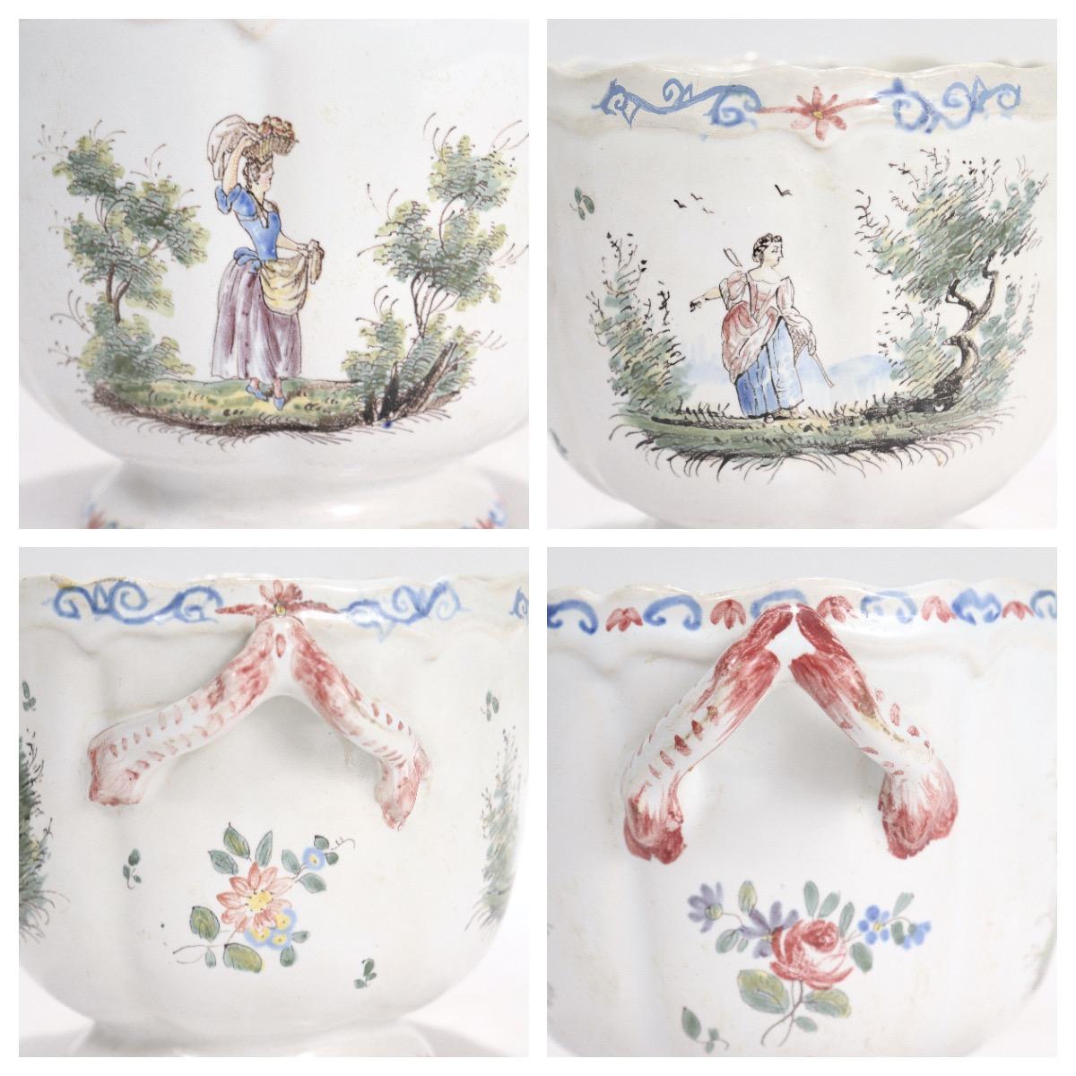 Coppia di antiche cachepot o jardinieres in ceramica di faience francese di Aprey in vendita 3