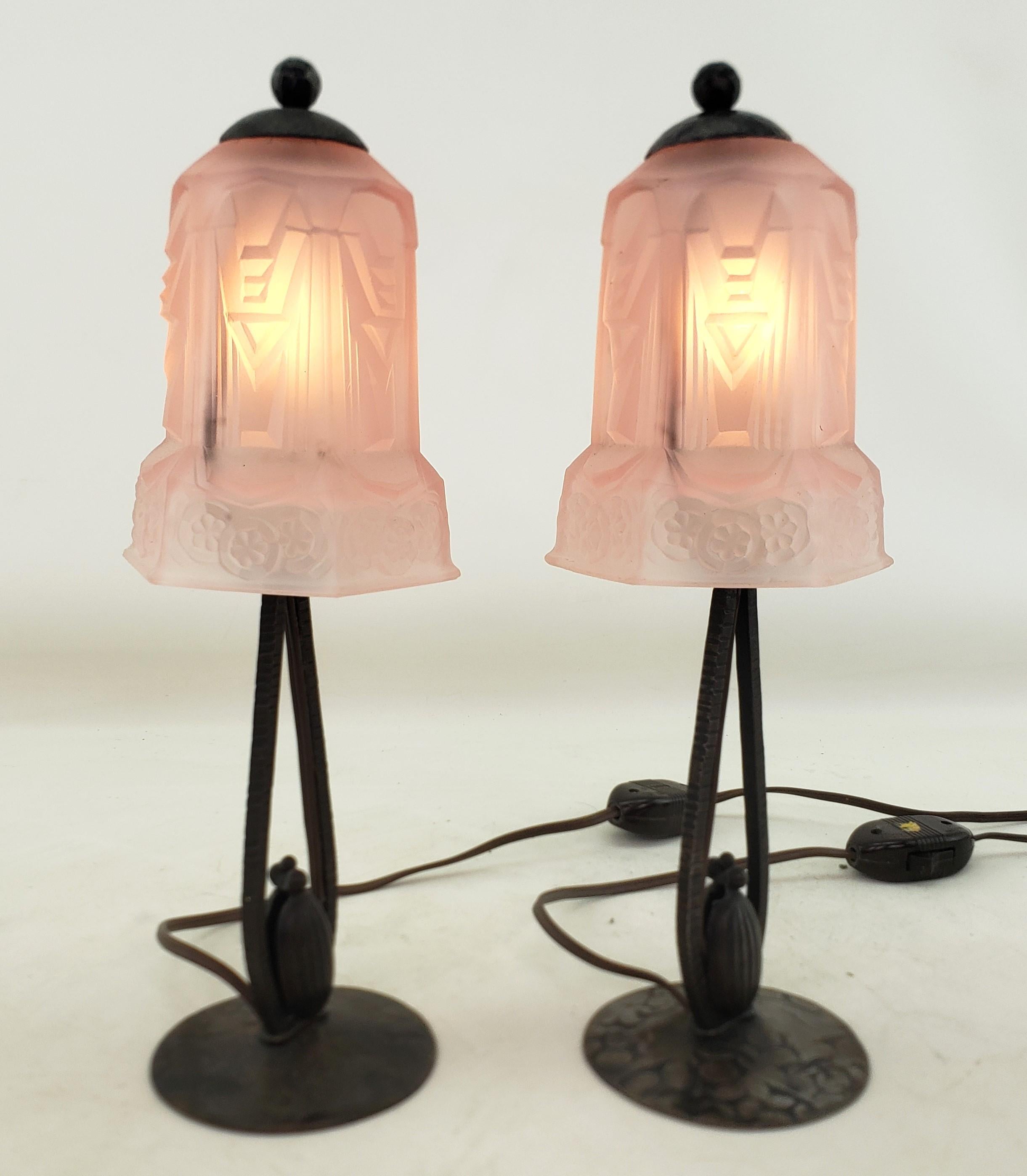 Pair of Antique Art Deco Bourdoir or Table Lamps with Frosted Pink Glass Shades In Good Condition For Sale In Hamilton, Ontario