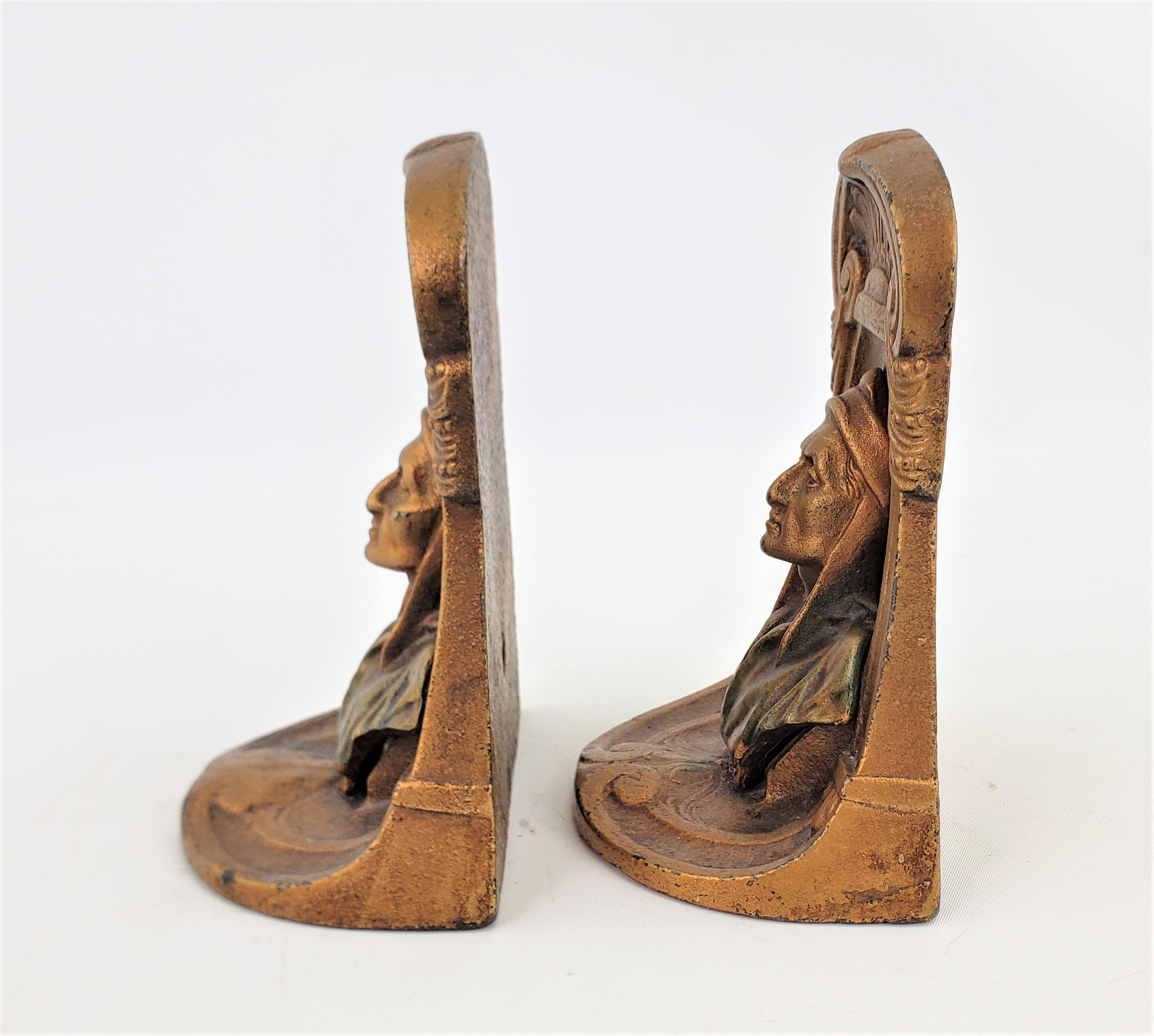 Paar antike Art-Déco-Buchstützen aus gegossenem Metall und kalt bemaltem Dante Alighieri im Zustand „Gut“ im Angebot in Hamilton, Ontario