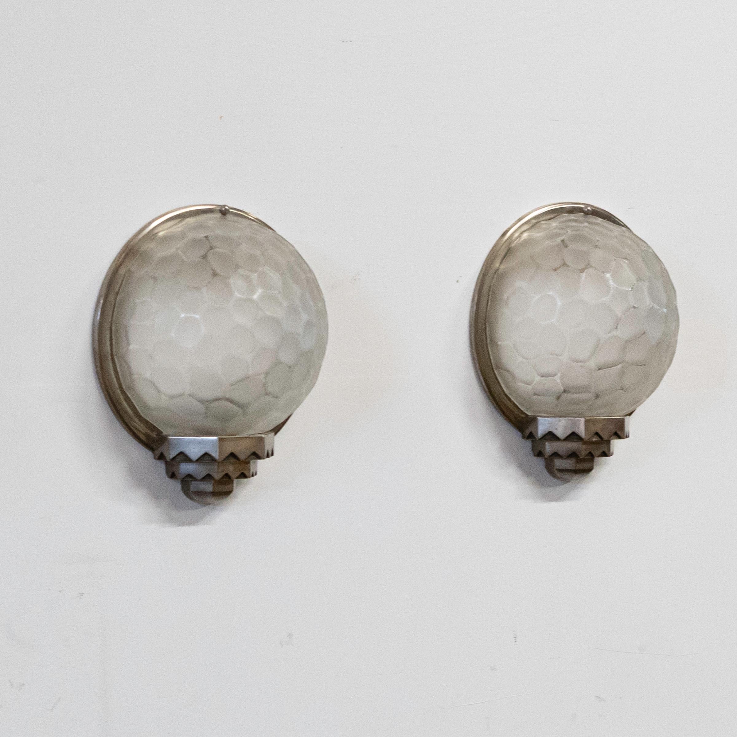 Coppia di lampade da parete in vetro d'epoca Art Déco Genet & Michon In condizioni buone in vendita a Ware, GB
