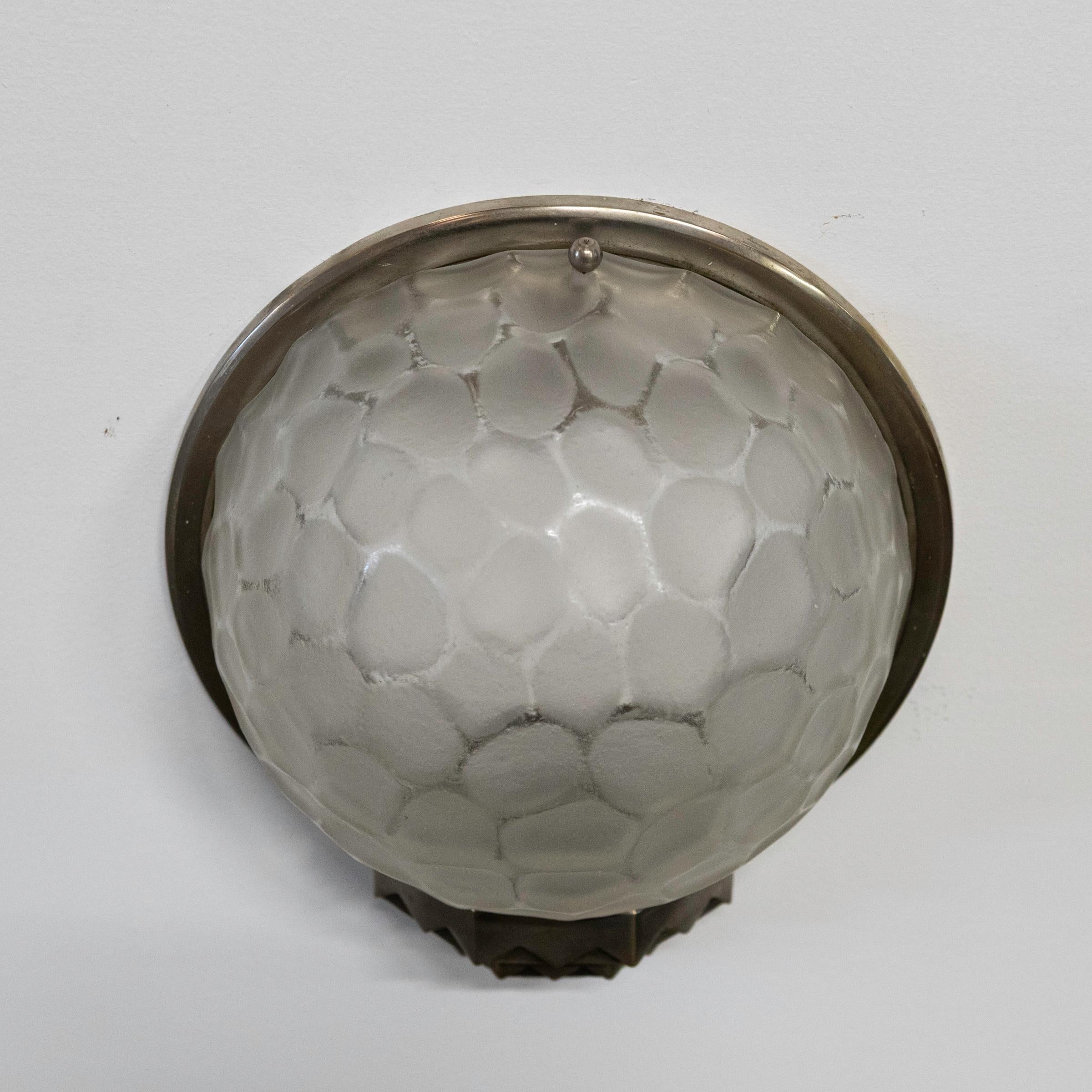 Coppia di lampade da parete in vetro d'epoca Art Déco Genet & Michon in vendita 2