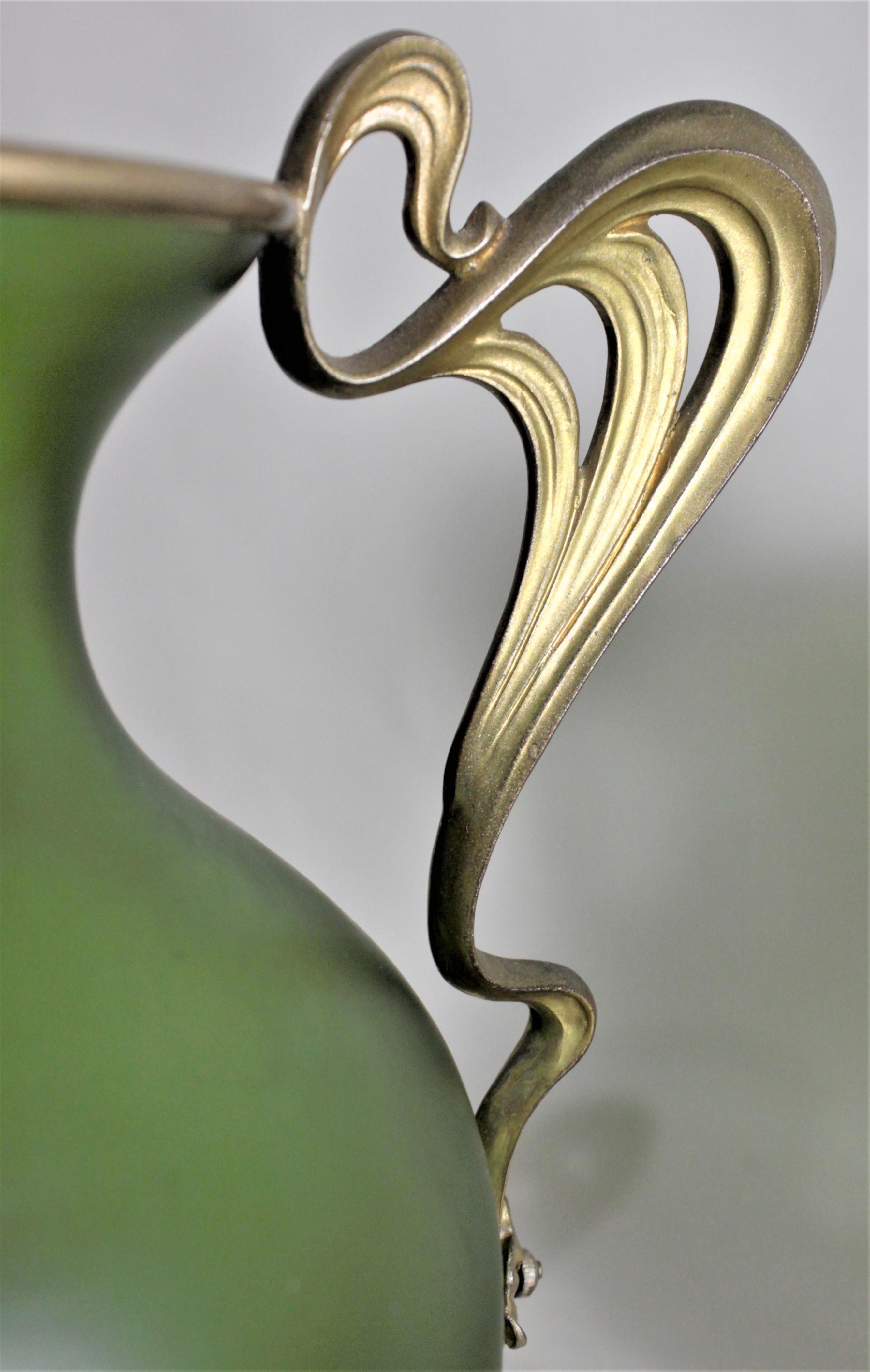 Coppia di vasi antichi Art Nouveau Greene & Greene con montatura in metallo dorato in vendita 1