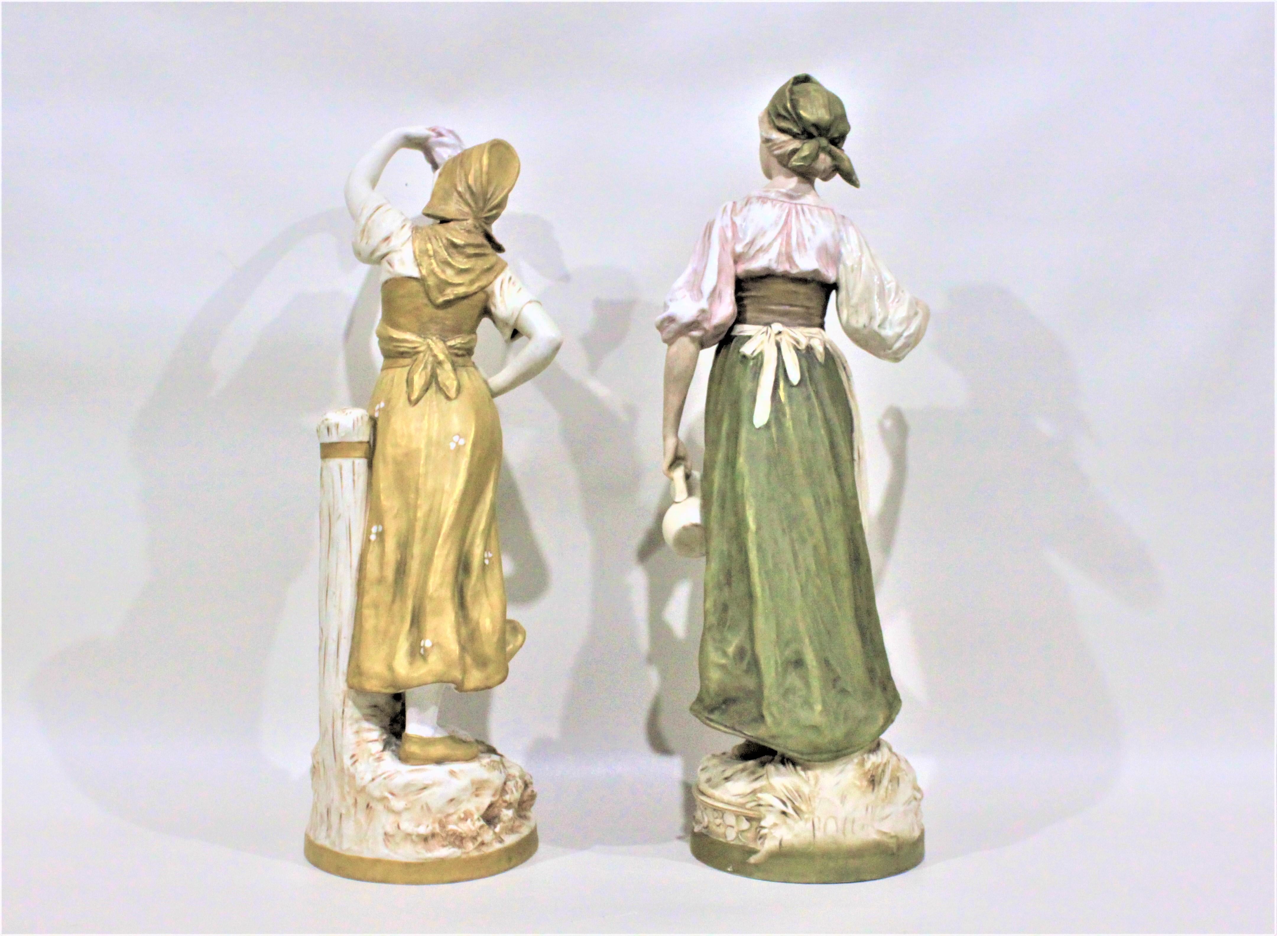 Tchèque Paire de figurines anciennes en porcelaine Royal Dux de style Art Nouveau en vente