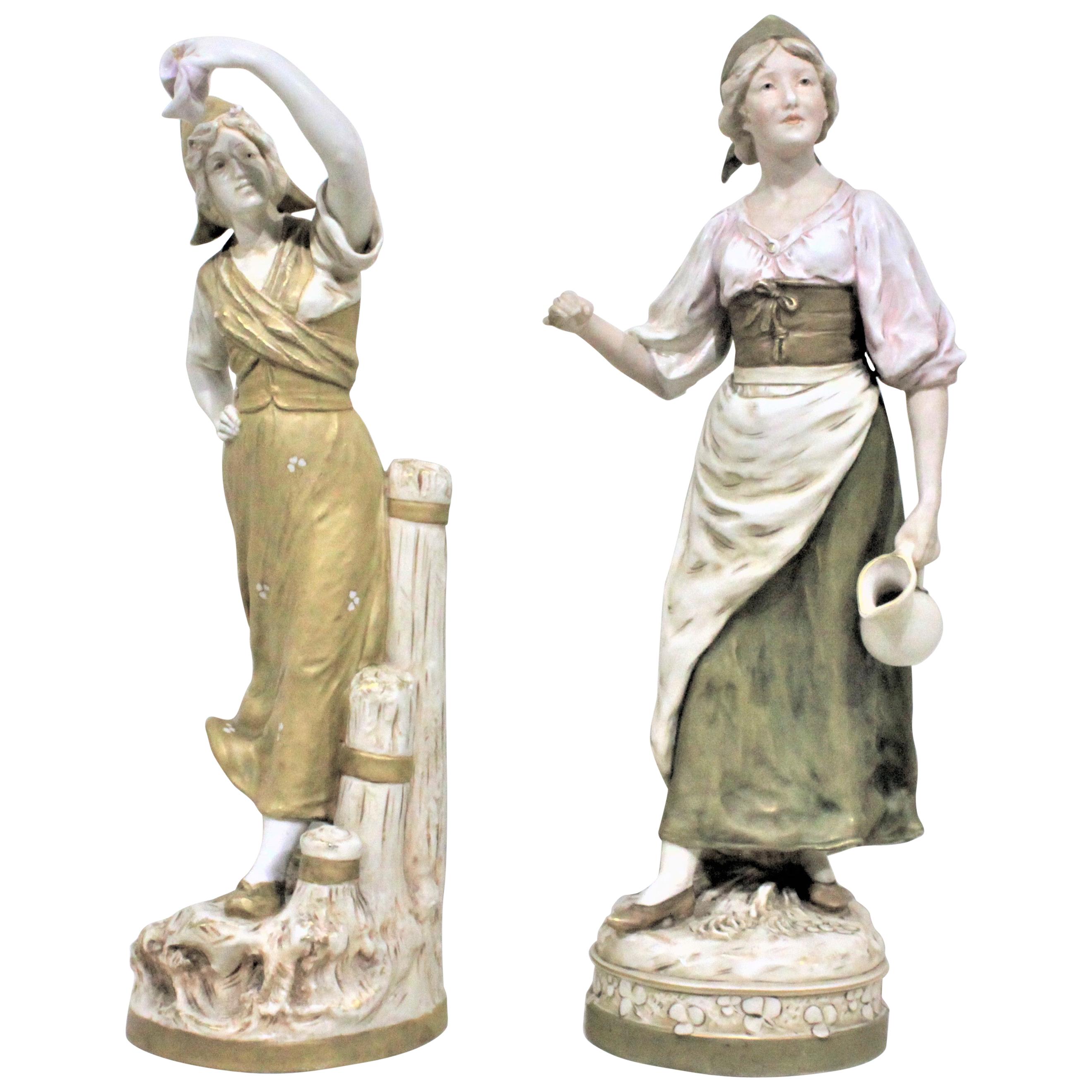 Pareja de Figuritas Antiguas de Porcelana Art Nouveau Royal Dux