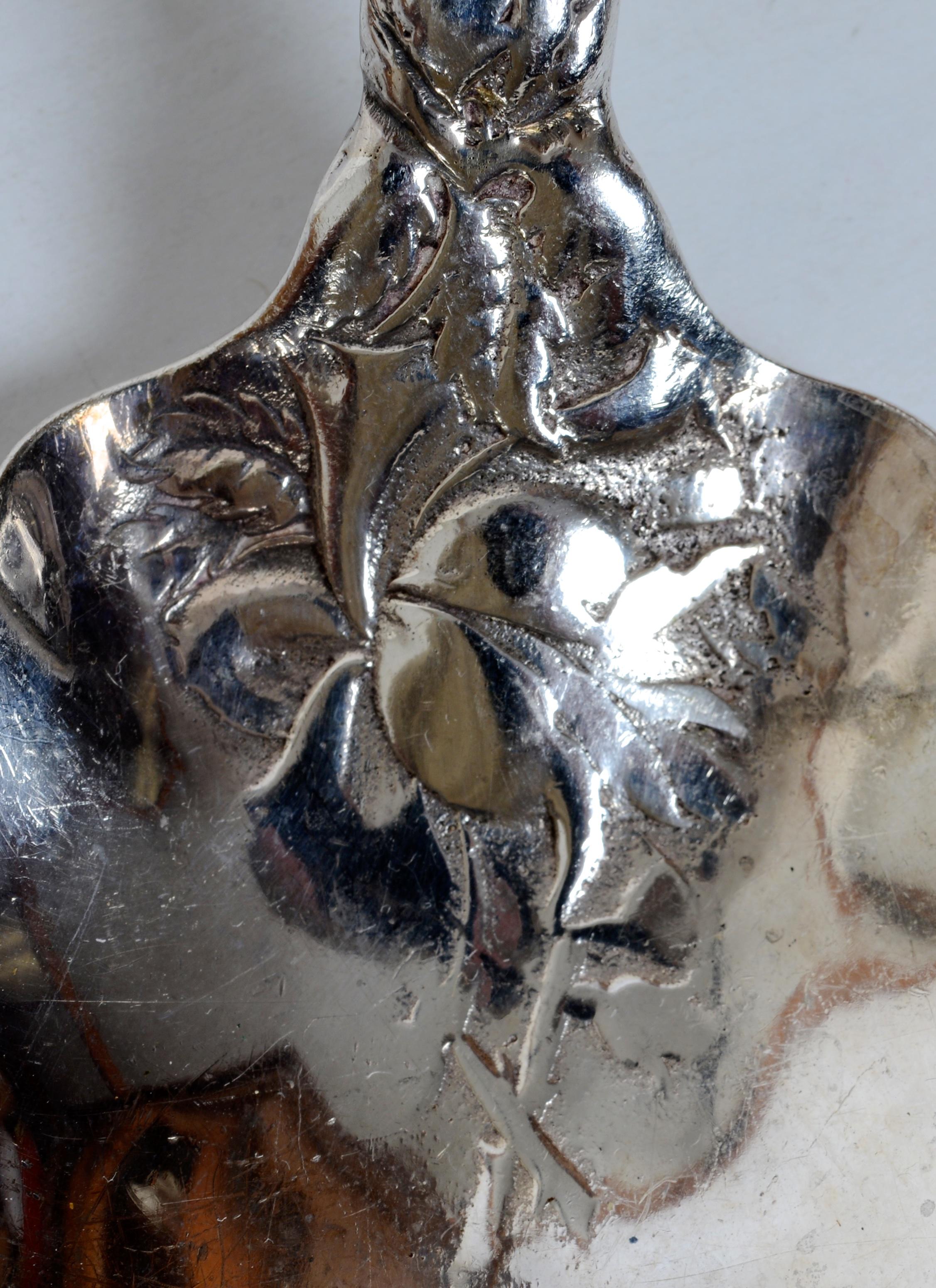 Pareja de Piezas de Servicio Antiguas Art Nouveau de Plata de Ley Vaciado en venta