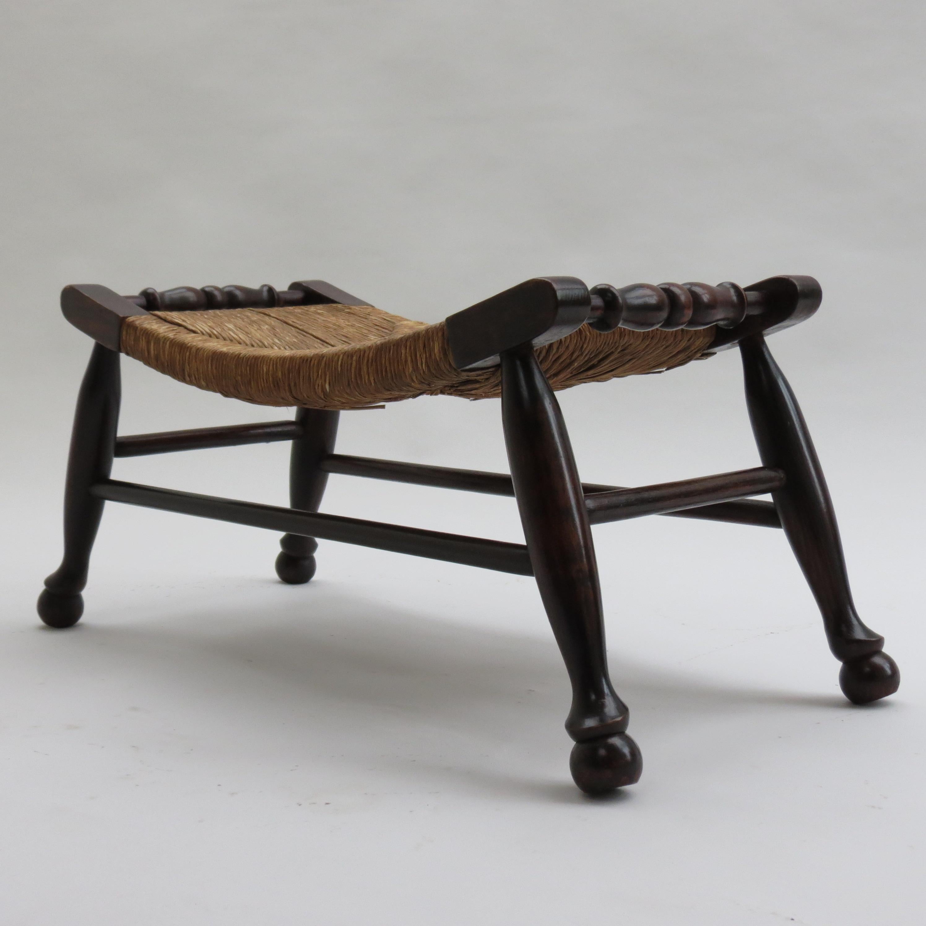 Pair of Antique Arts and Crafts Rush Seat Stools 1900 (Frühes 20. Jahrhundert) im Angebot