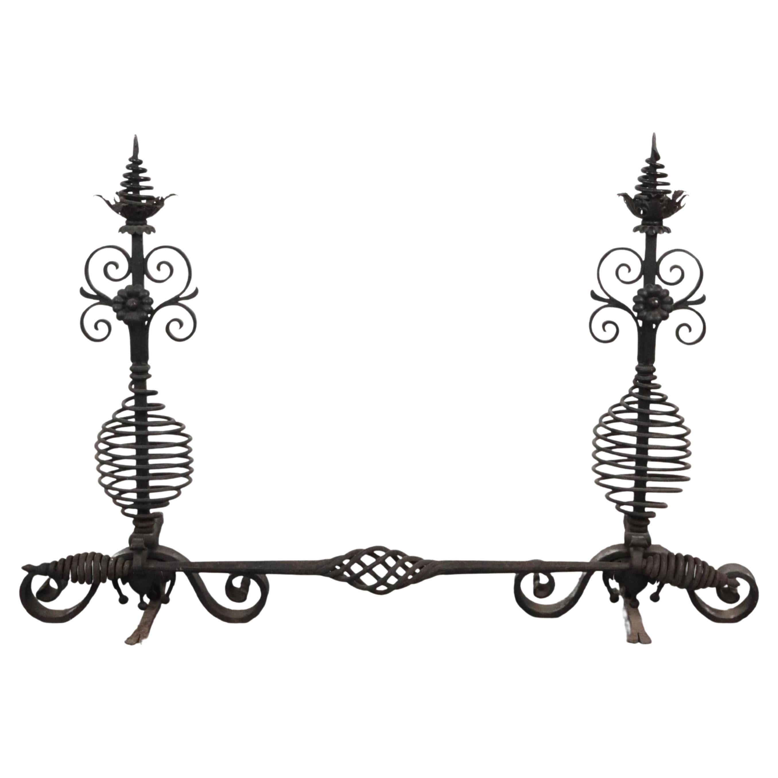 Paire de chenets Arts & Crafts anciens en fer forgé