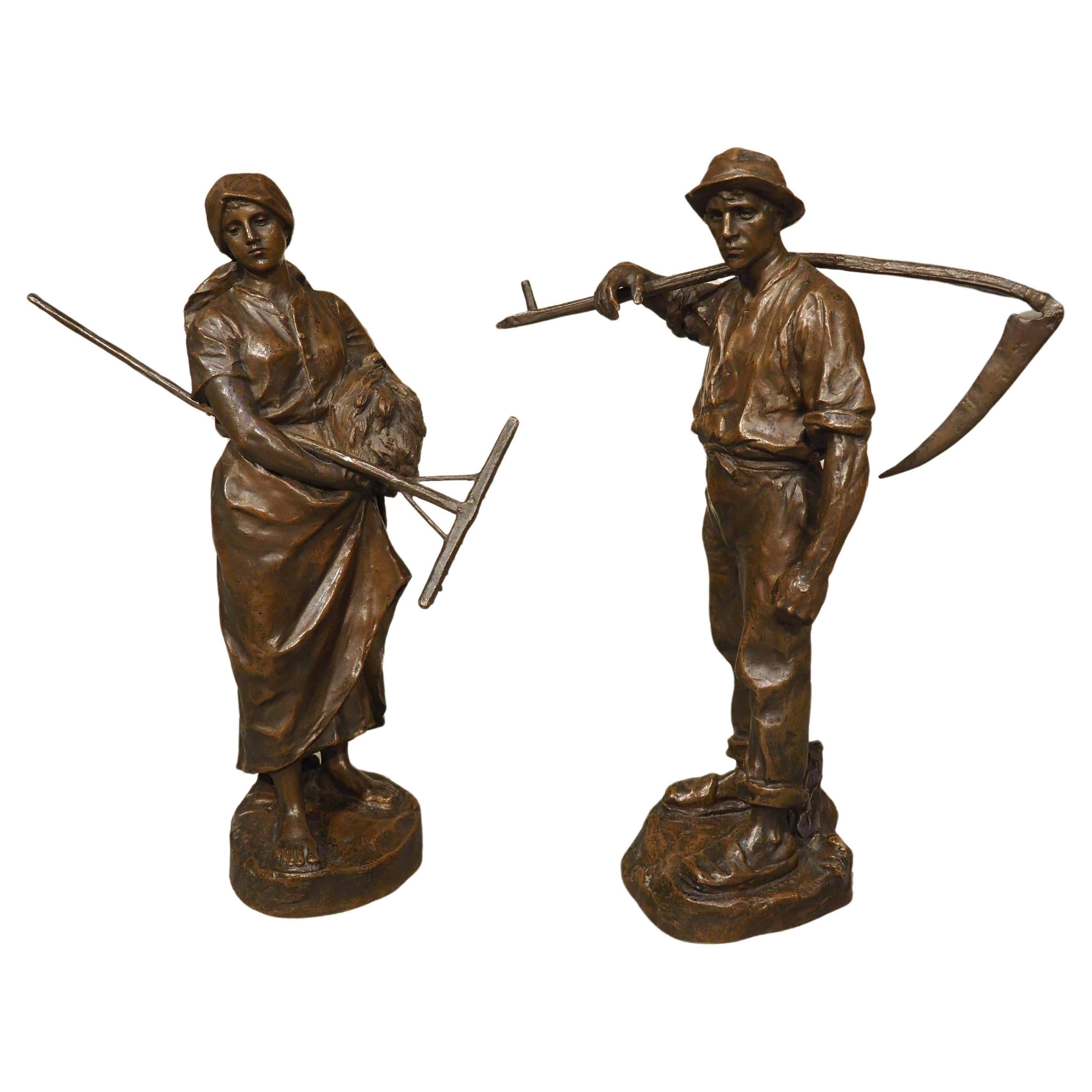 Paar antiker österreichischer Bronzefiguren "Rückkehr von den Feldern", Hans Müller im Angebot