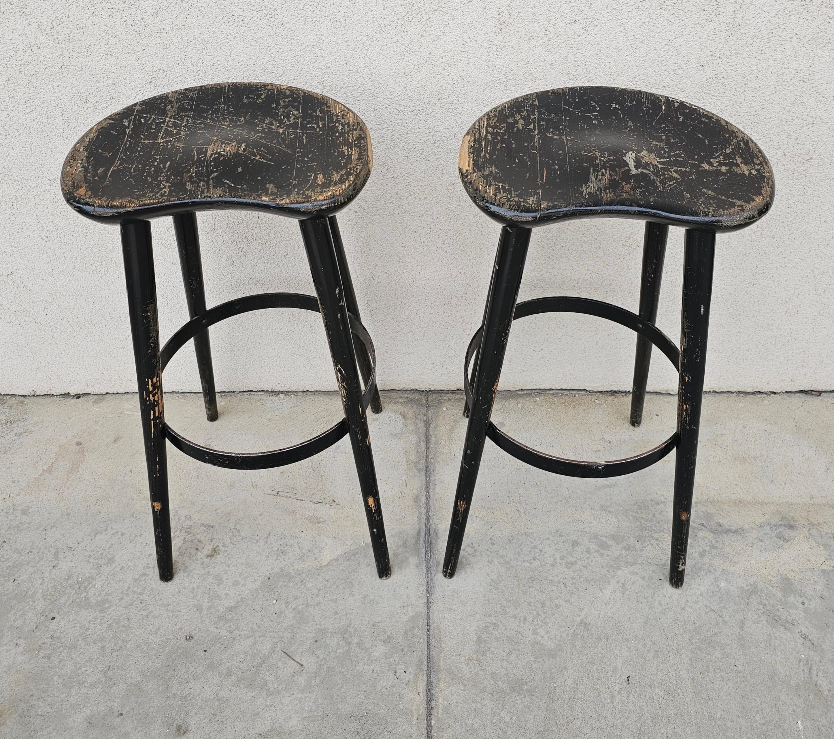 Pair of Antique Bar Stools with Kidney Shaped Seats, Austria 1910s In Fair Condition In Beograd, RS