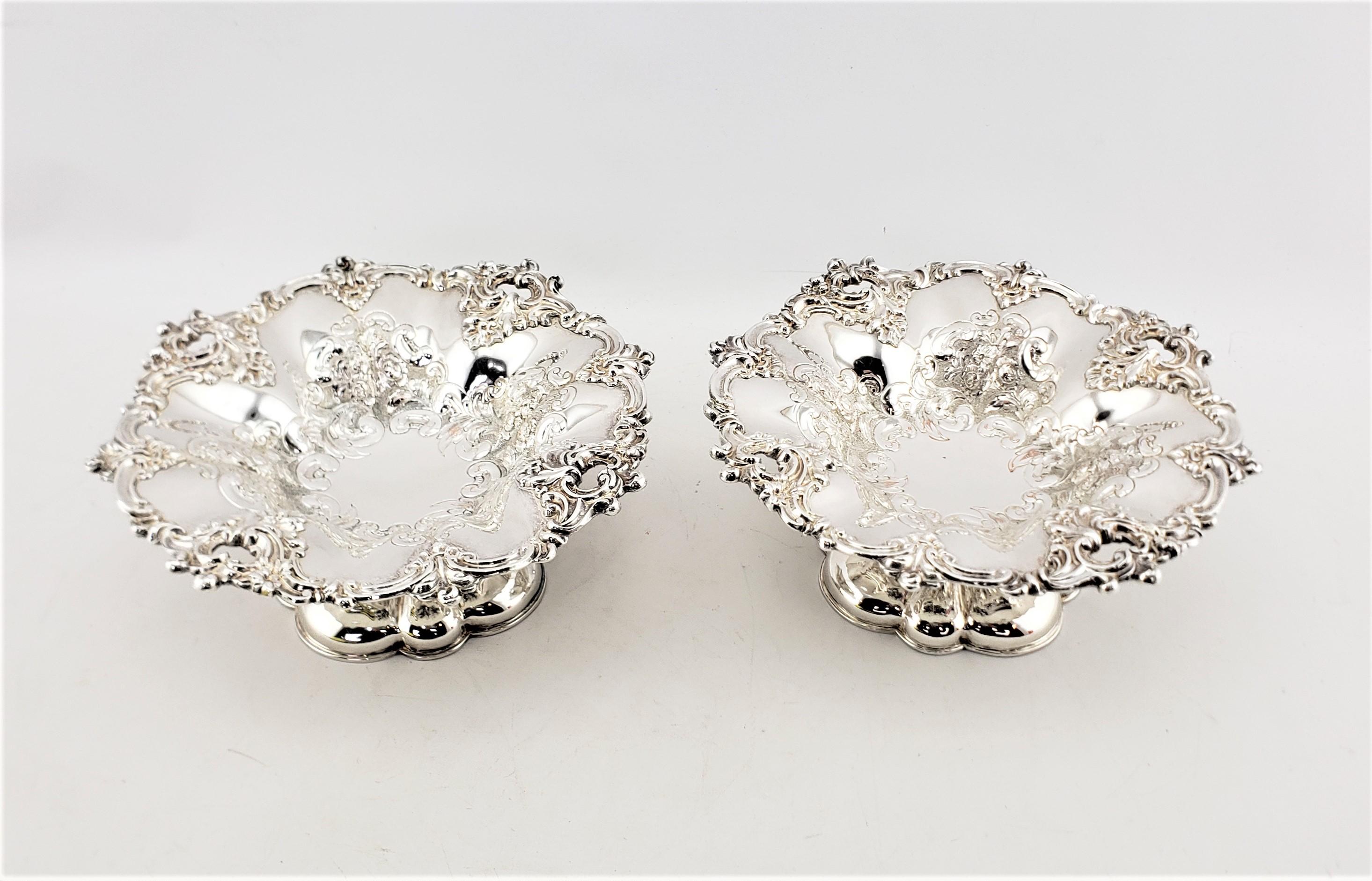 Pair of Antique Barker-Ellis Silver Plated Footed Bowls with Floral Decoration In Good Condition For Sale In Hamilton, Ontario