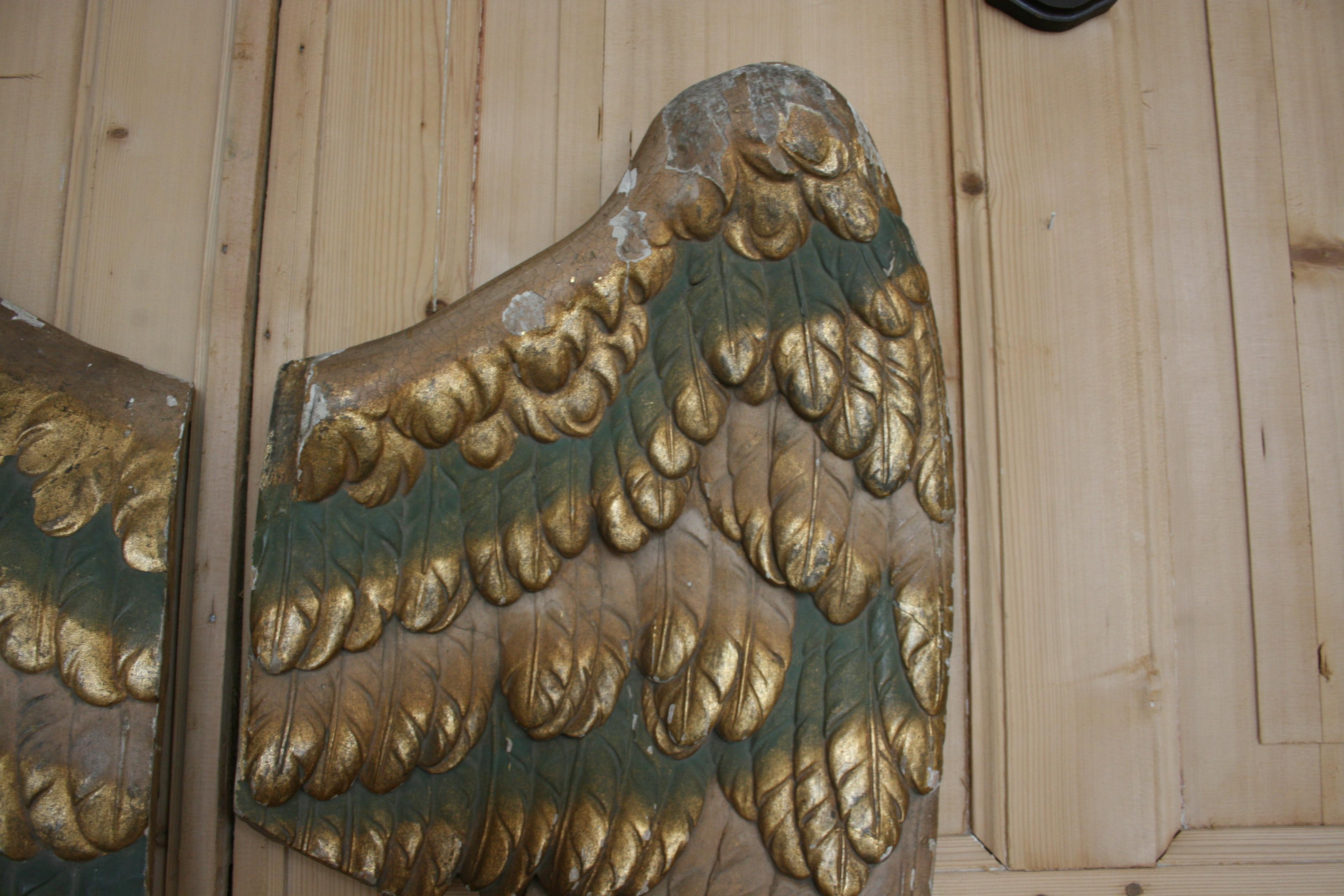 Pair of Antique Baroque Angel Wings, Hand Carved Wood and Giltwood In Good Condition In Dusseldorf, DE