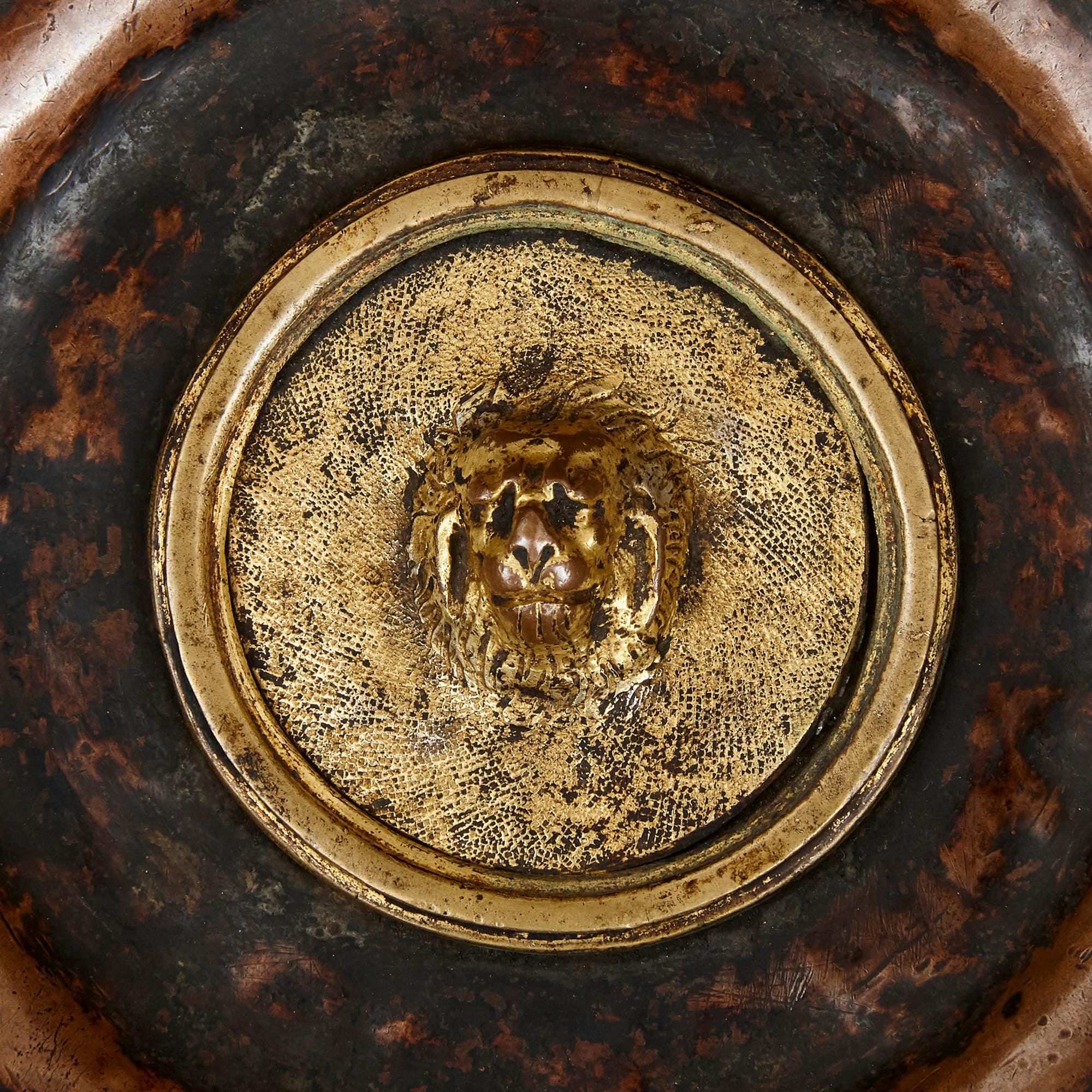 Paire de bols en cuivre doré vénitiens anciens d'époque baroque Bon état - En vente à London, GB