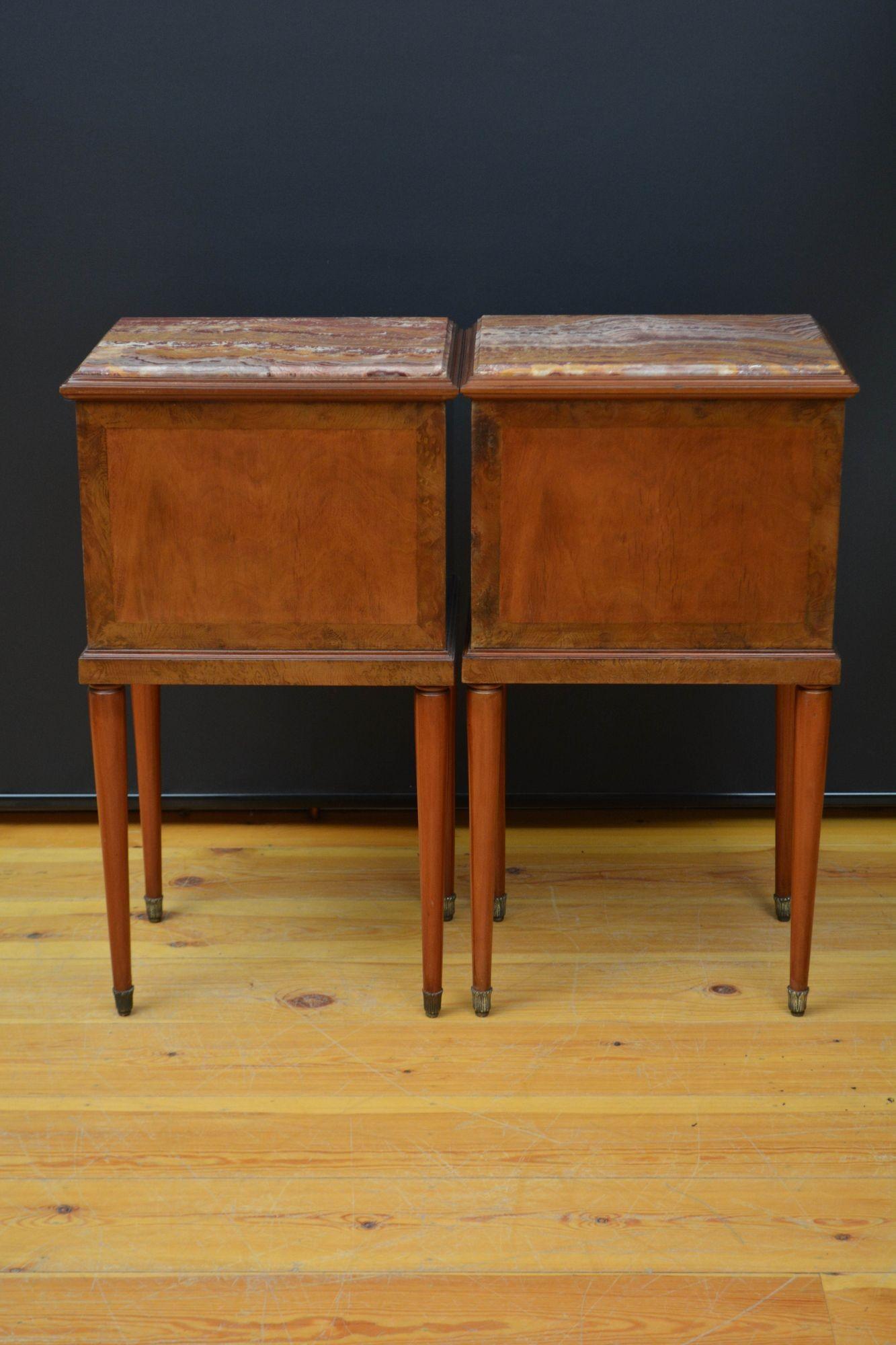 Pareja de mesillas de noche antiguas en venta 7